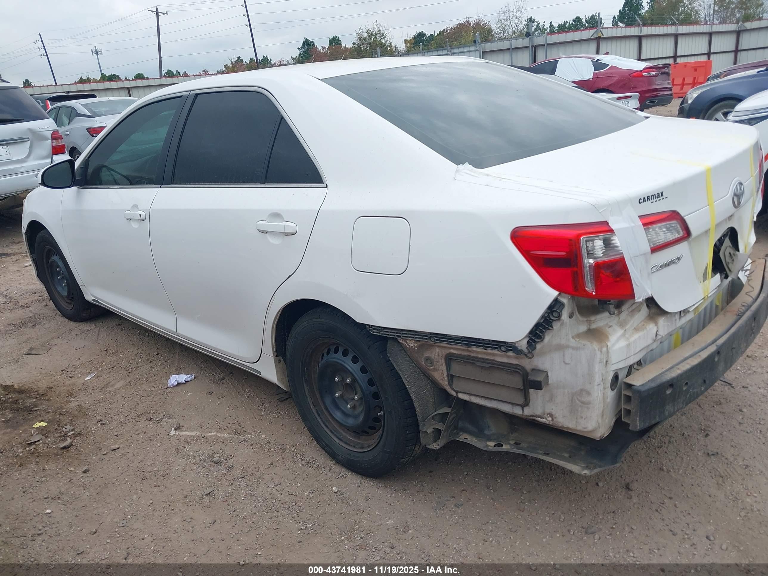 TOYOTA CAMRY image 3