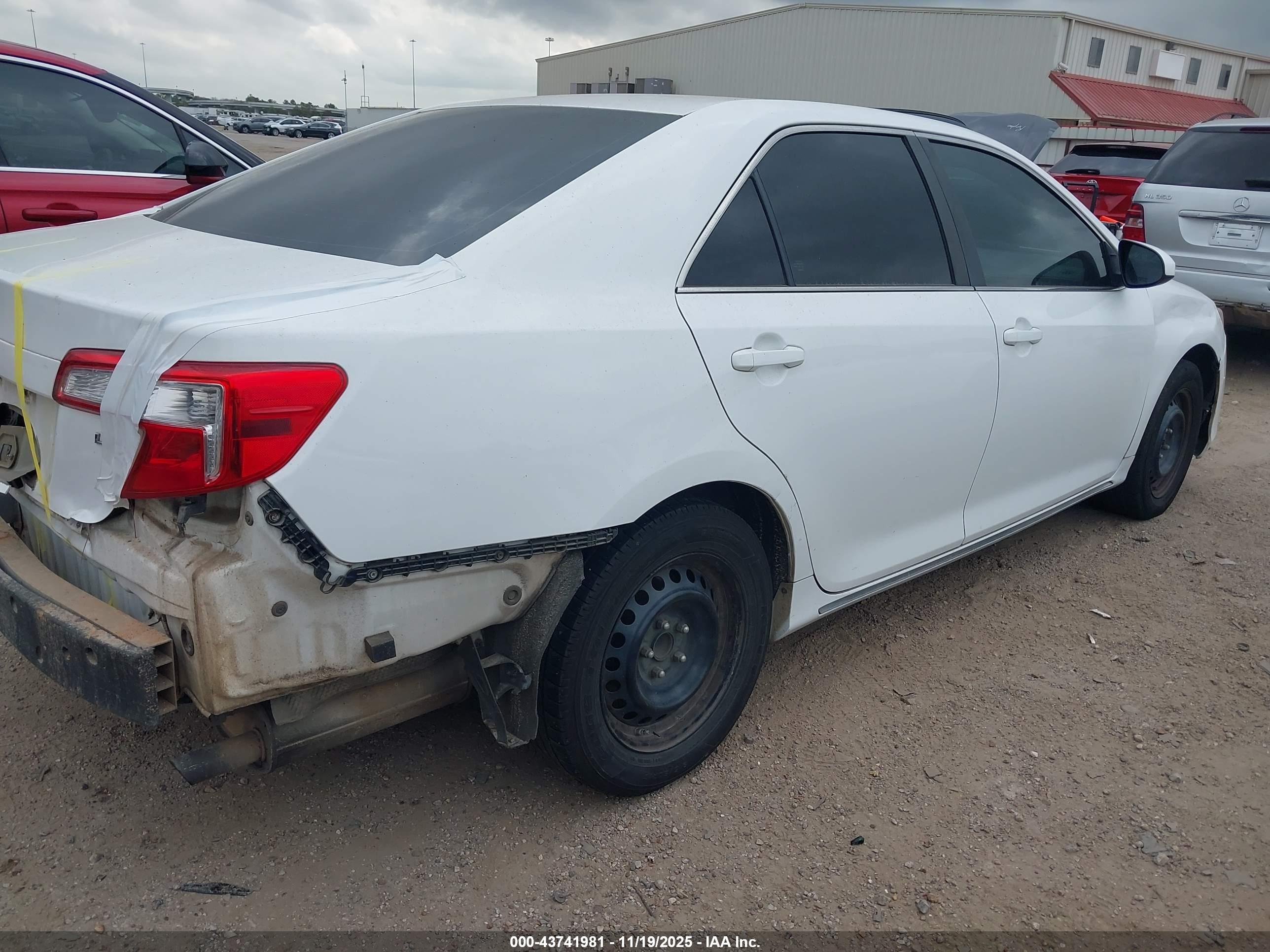 TOYOTA CAMRY image 4