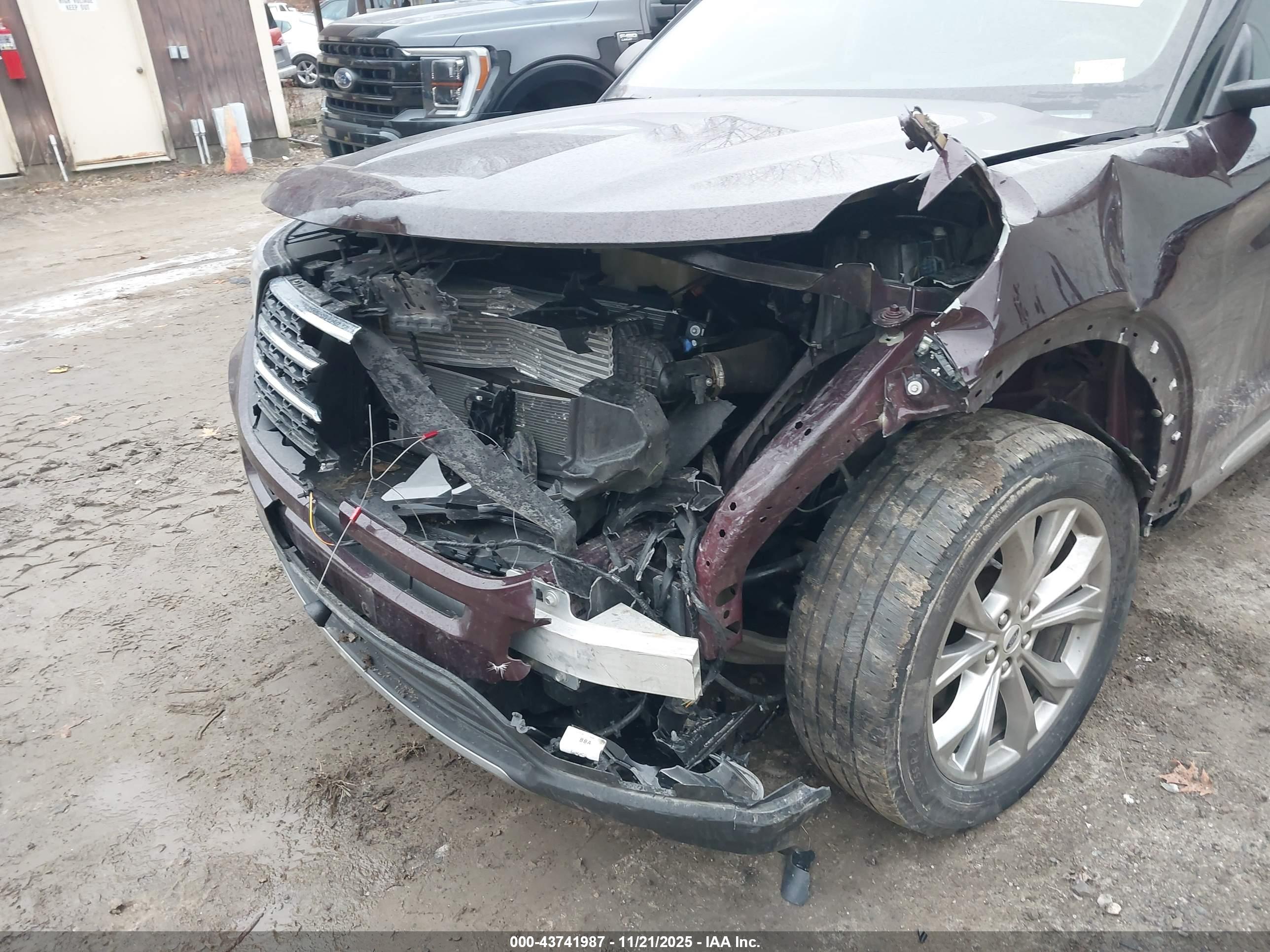 FORD EXPLORER image 6
