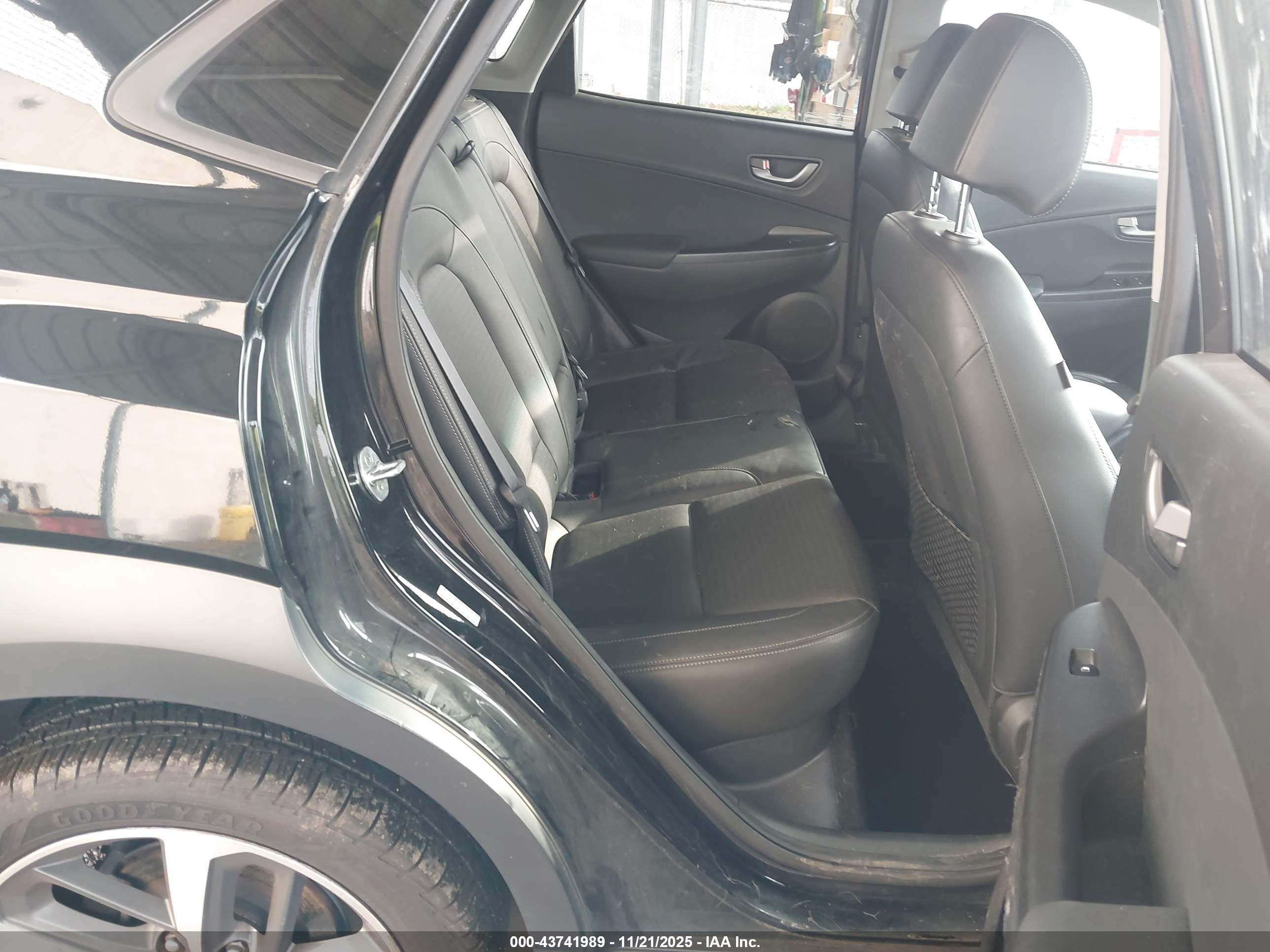 HYUNDAI KONA image 8