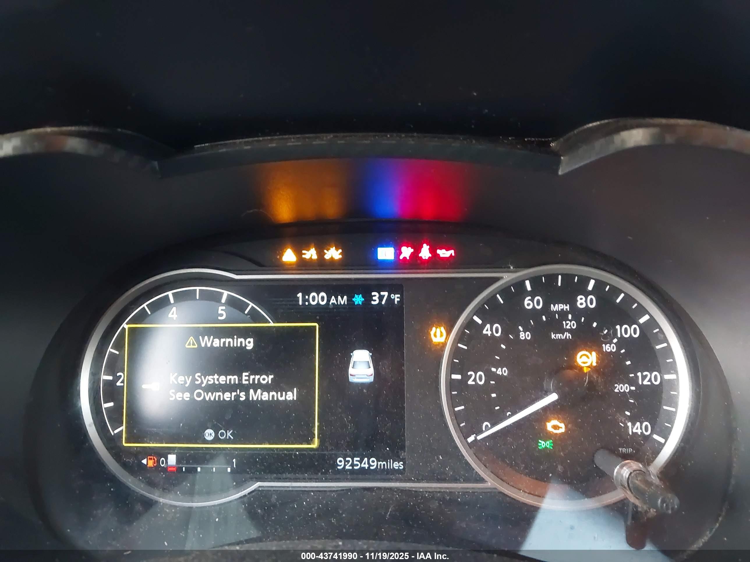 NISSAN VERSA image 7