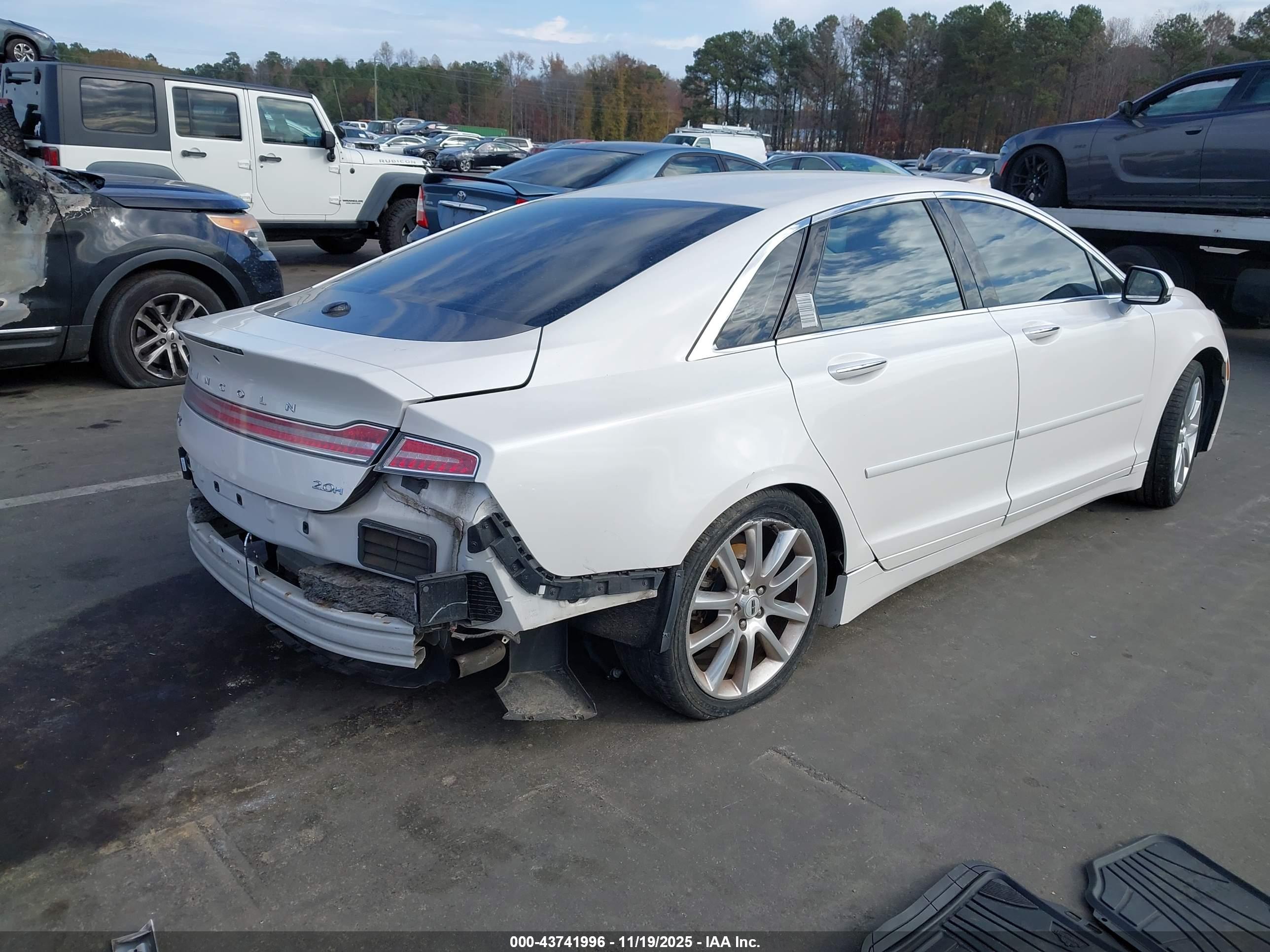 LINCOLN MKZ image 4