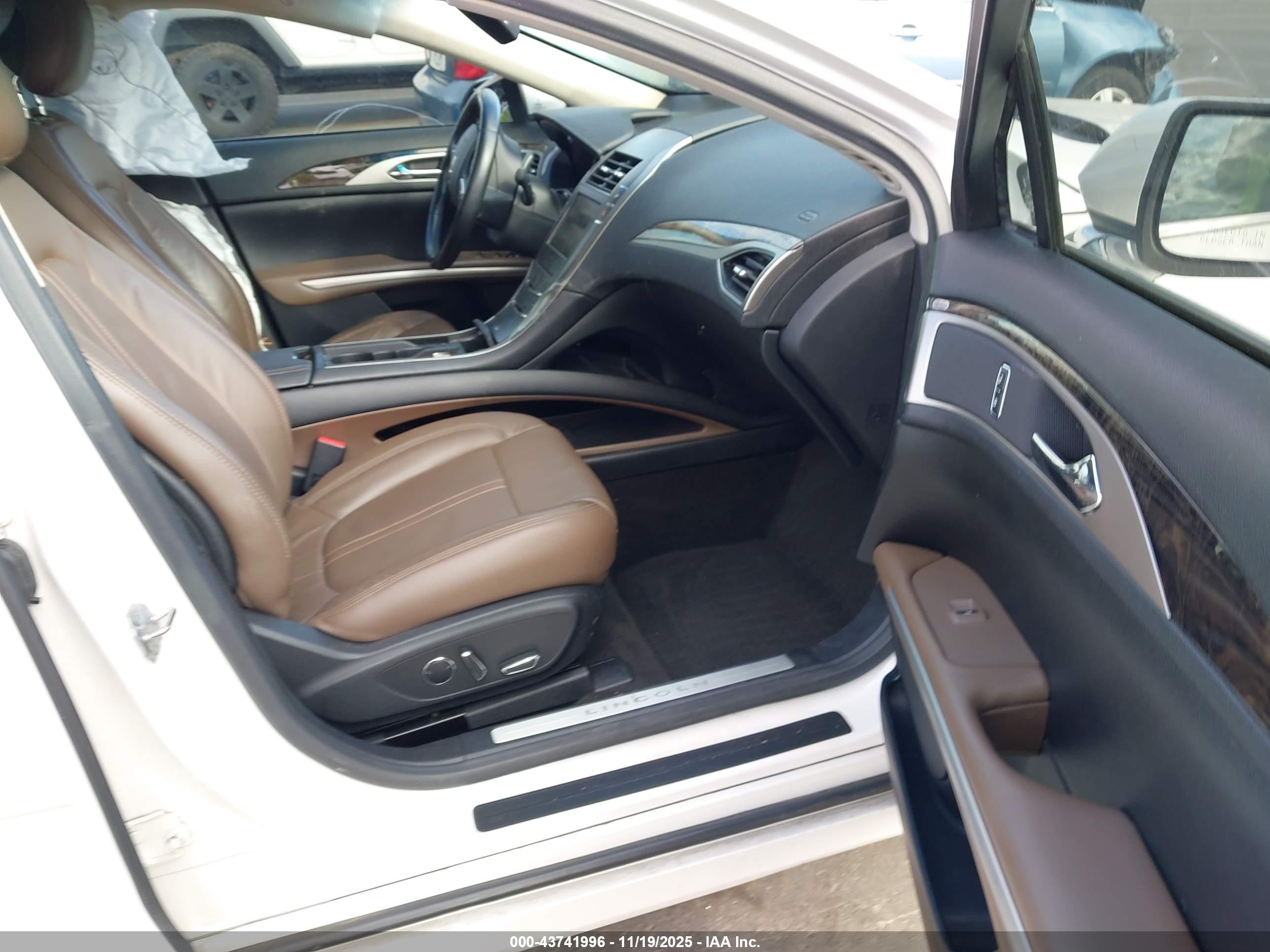 LINCOLN MKZ image 5