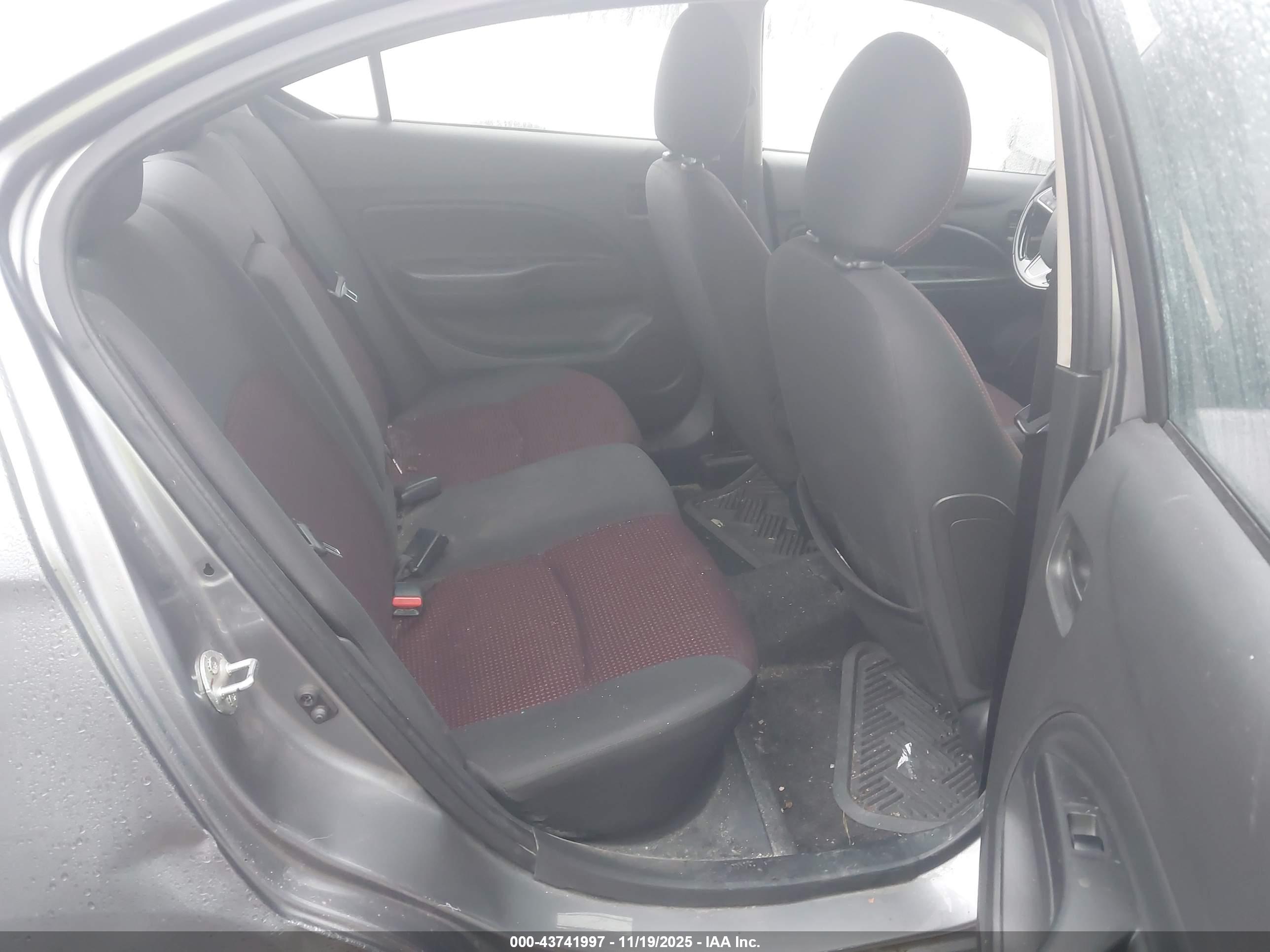 MITSUBISHI MIRAGE image 8