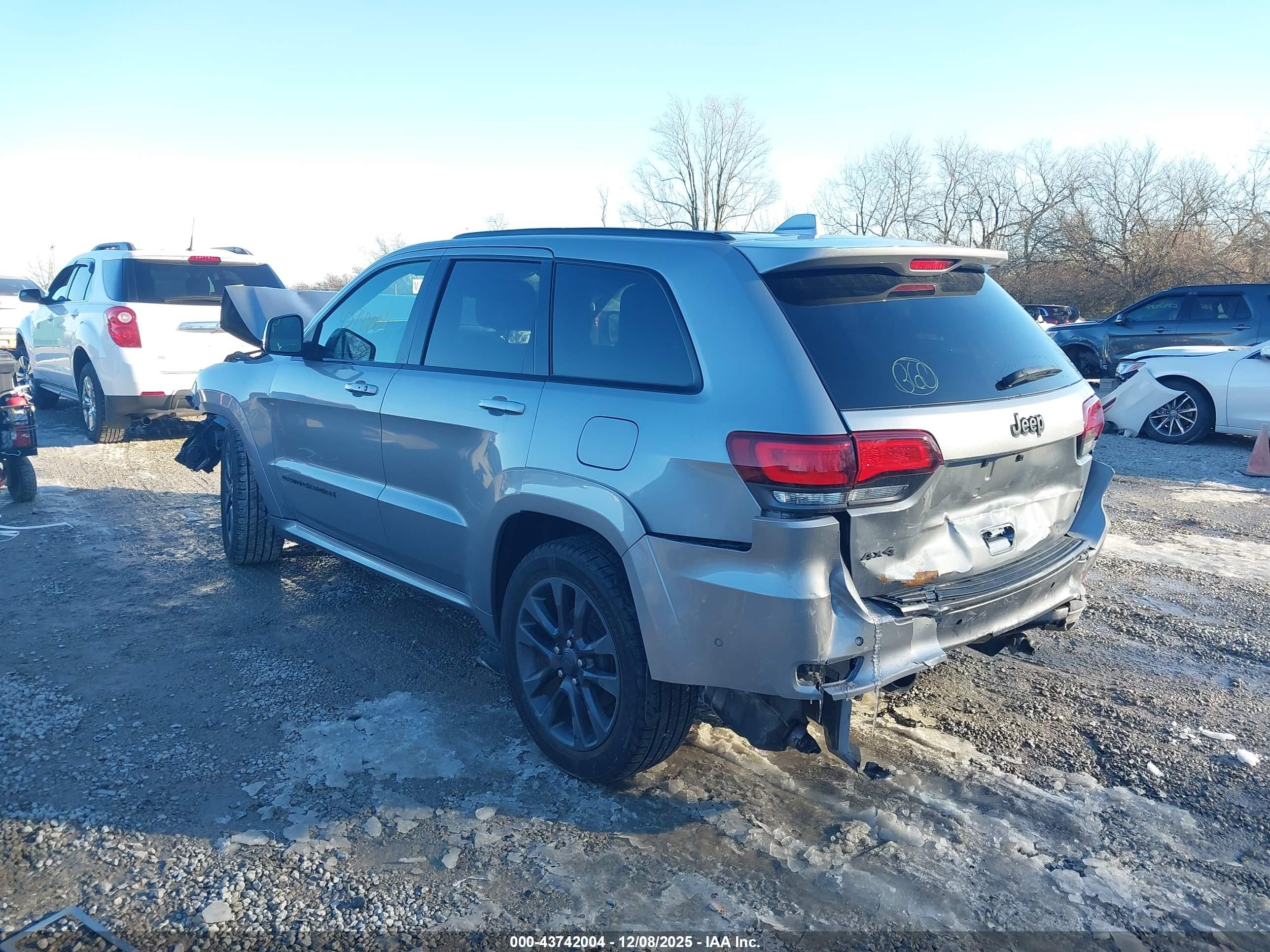 JEEP GRAND image 3