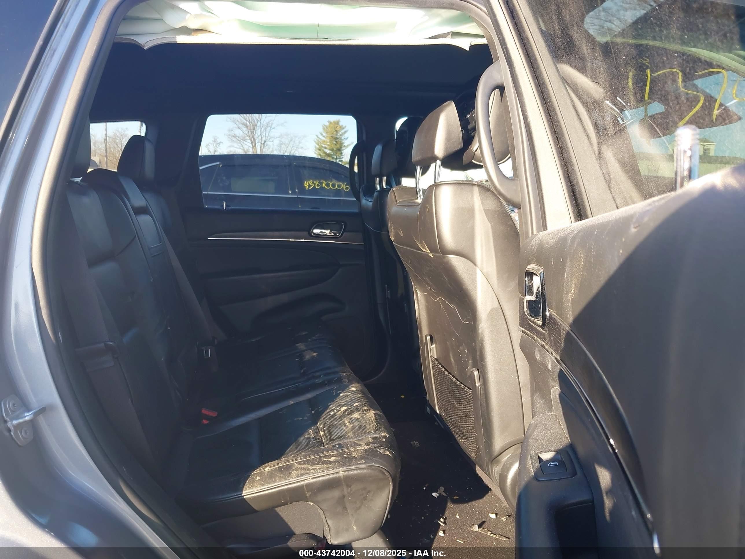 JEEP GRAND image 8