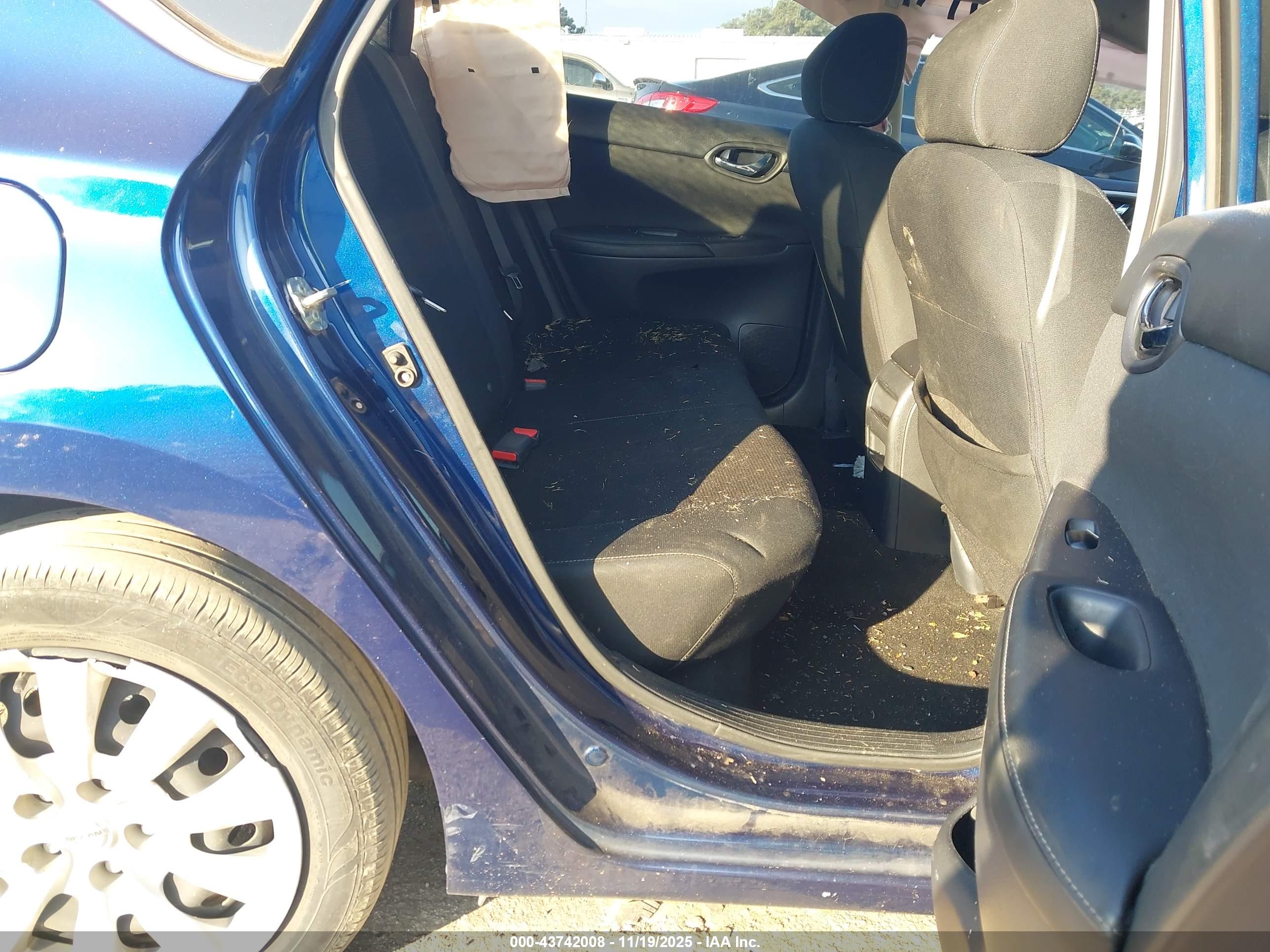 NISSAN SENTRA image 8