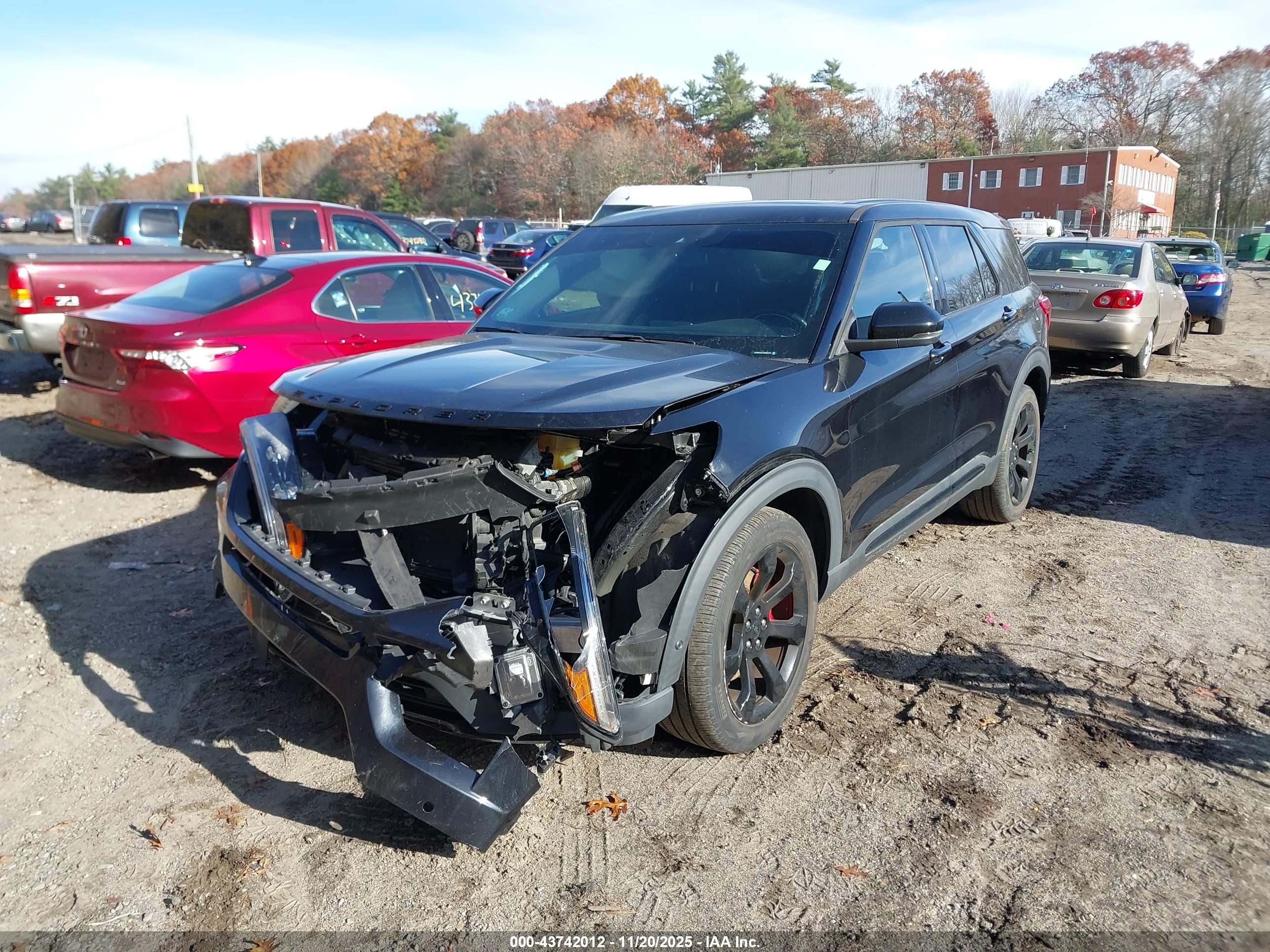 FORD EXPLORER image 2