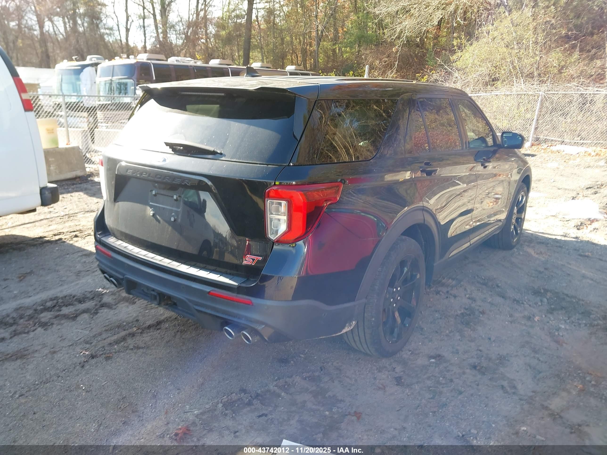 FORD EXPLORER image 4