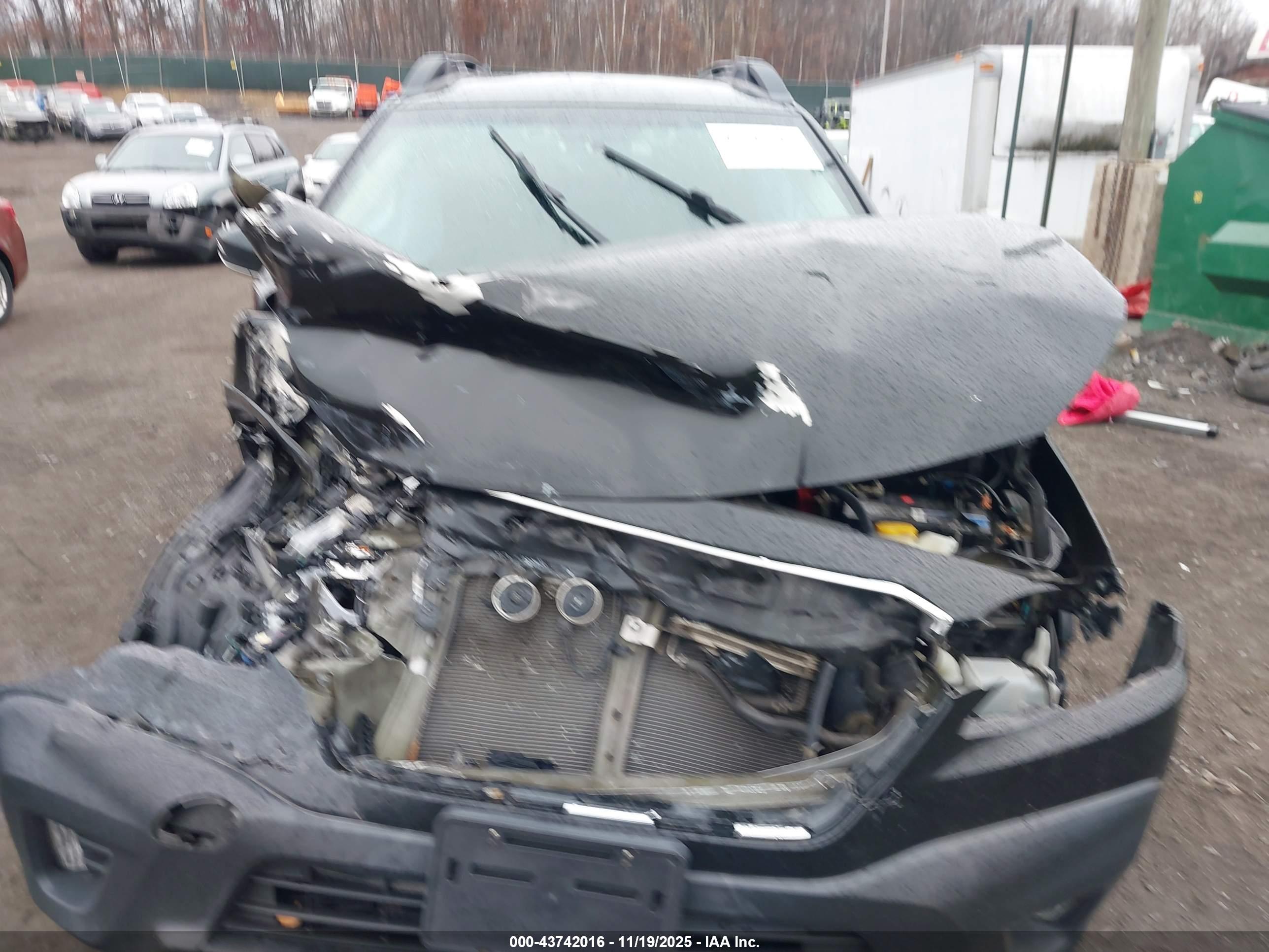 SUBARU OUTBACK image 6
