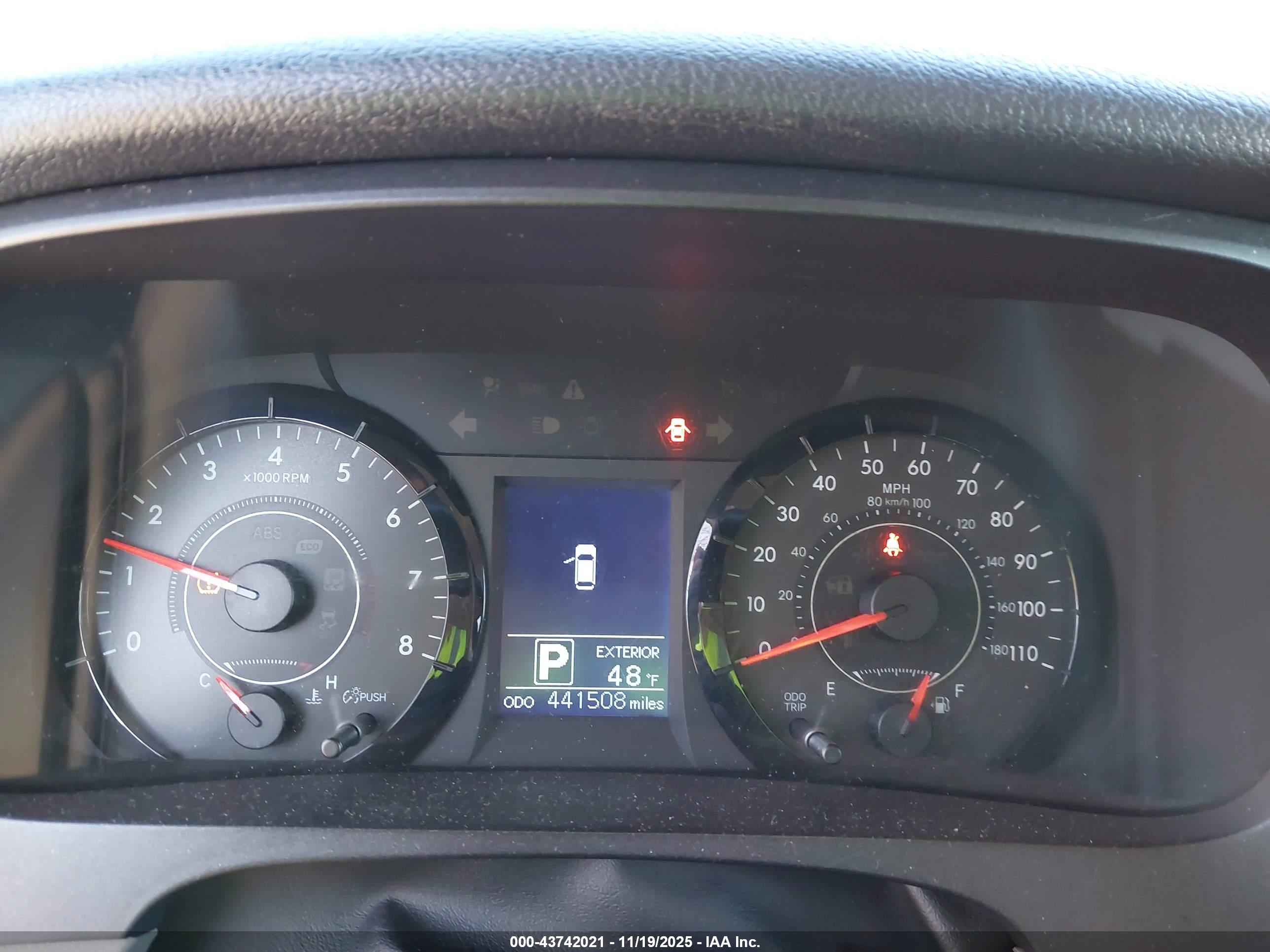 TOYOTA SIENNA image 7