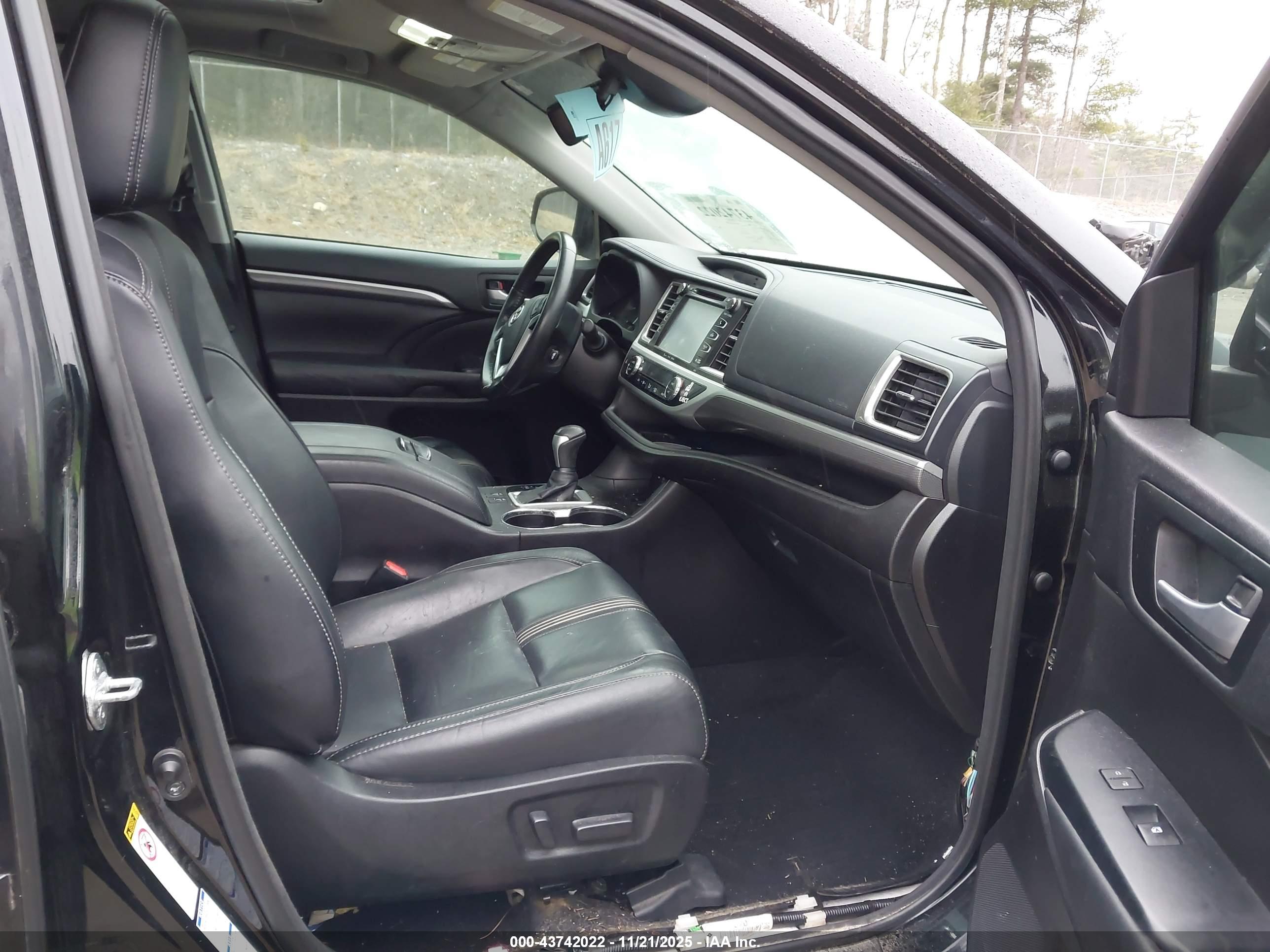 TOYOTA HIGHLANDER image 5