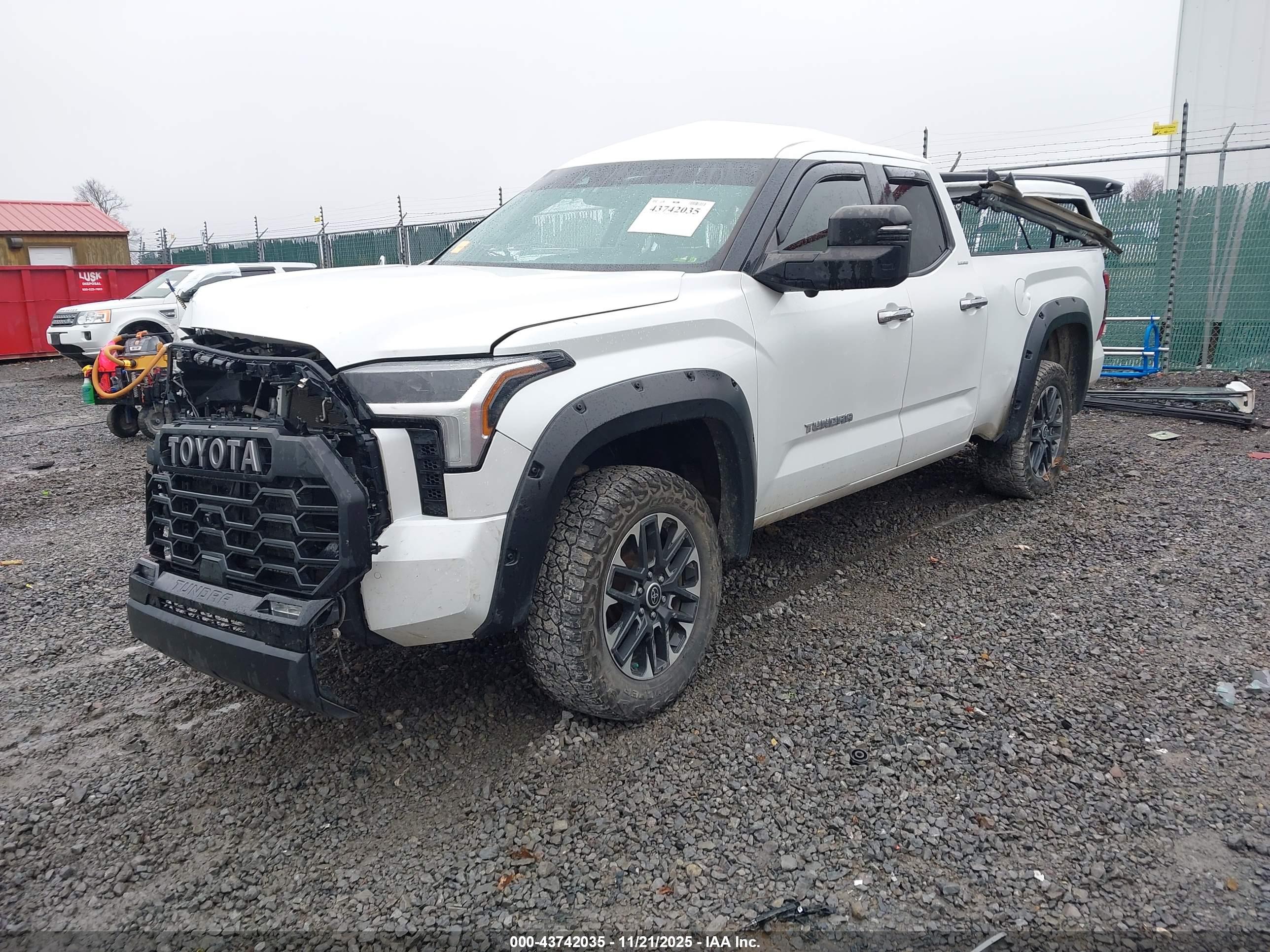 TOYOTA TUNDRA image 2