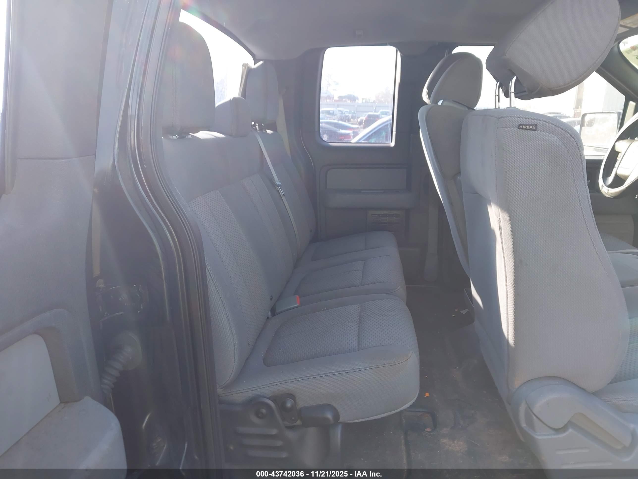 FORD F-150 image 8