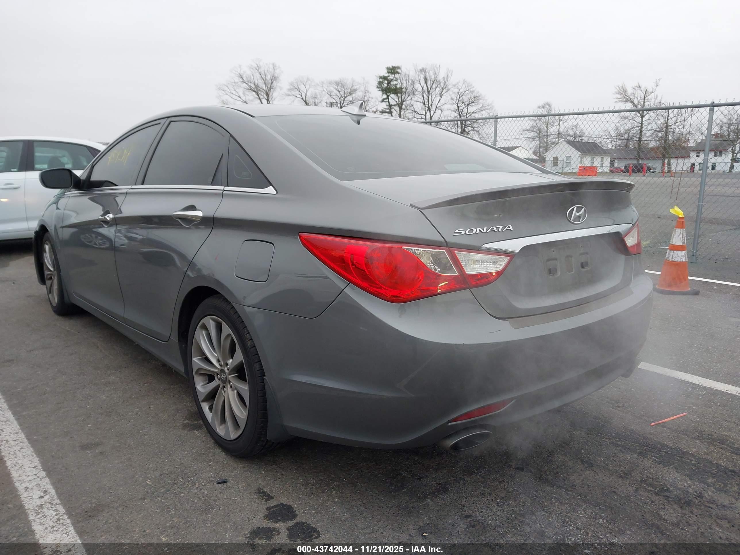 HYUNDAI SONATA image 3