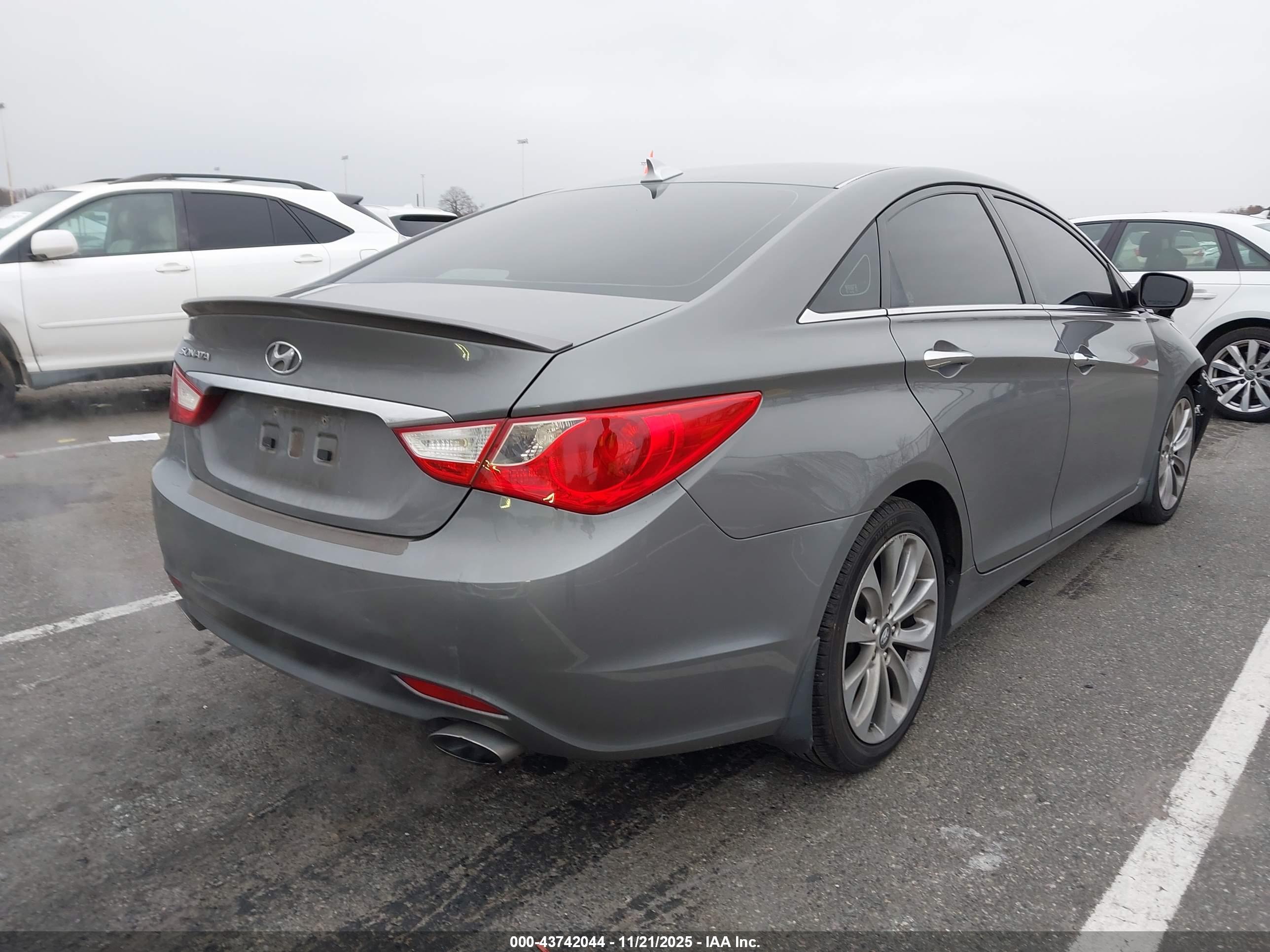 HYUNDAI SONATA image 4
