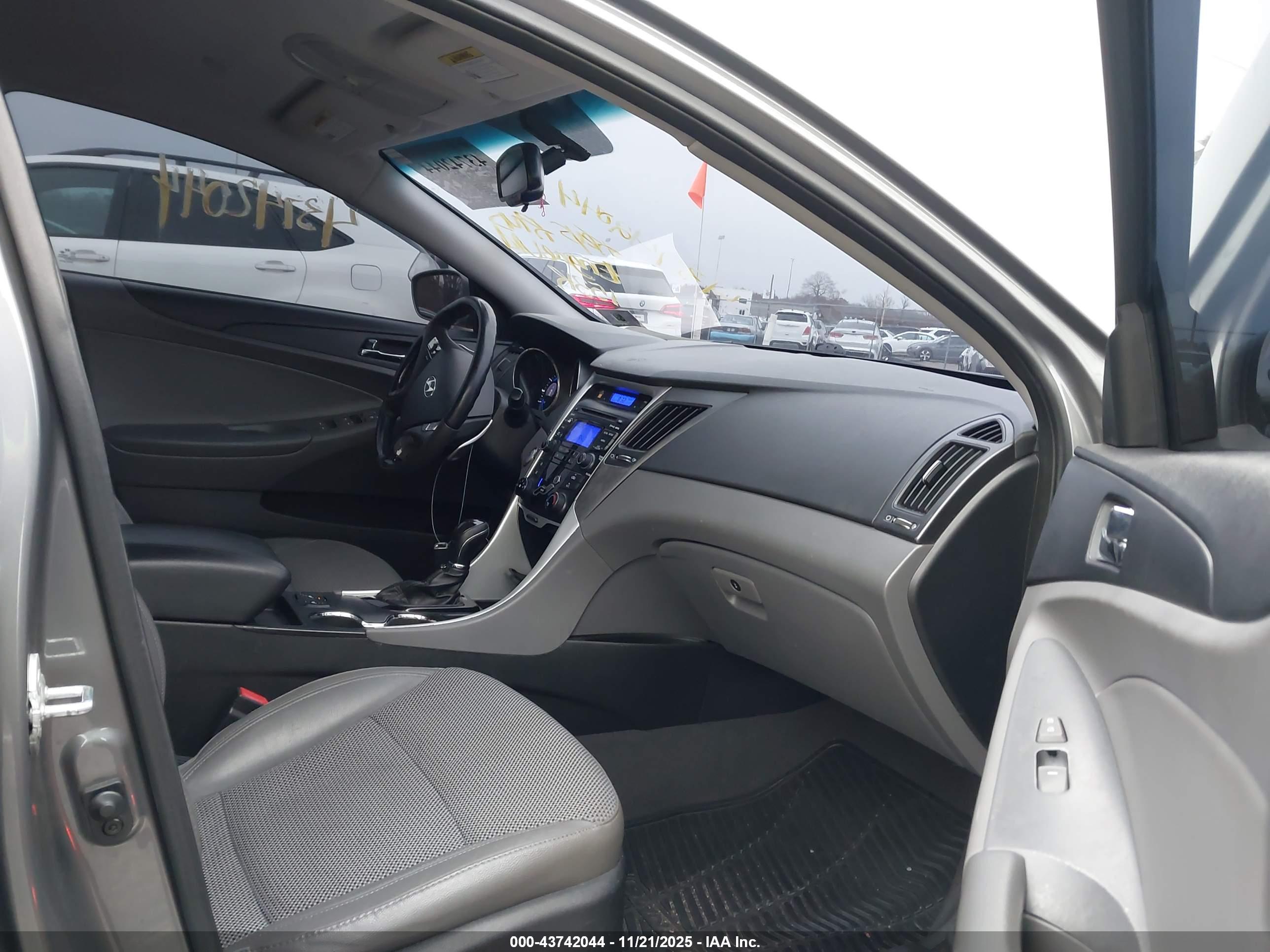 HYUNDAI SONATA image 5