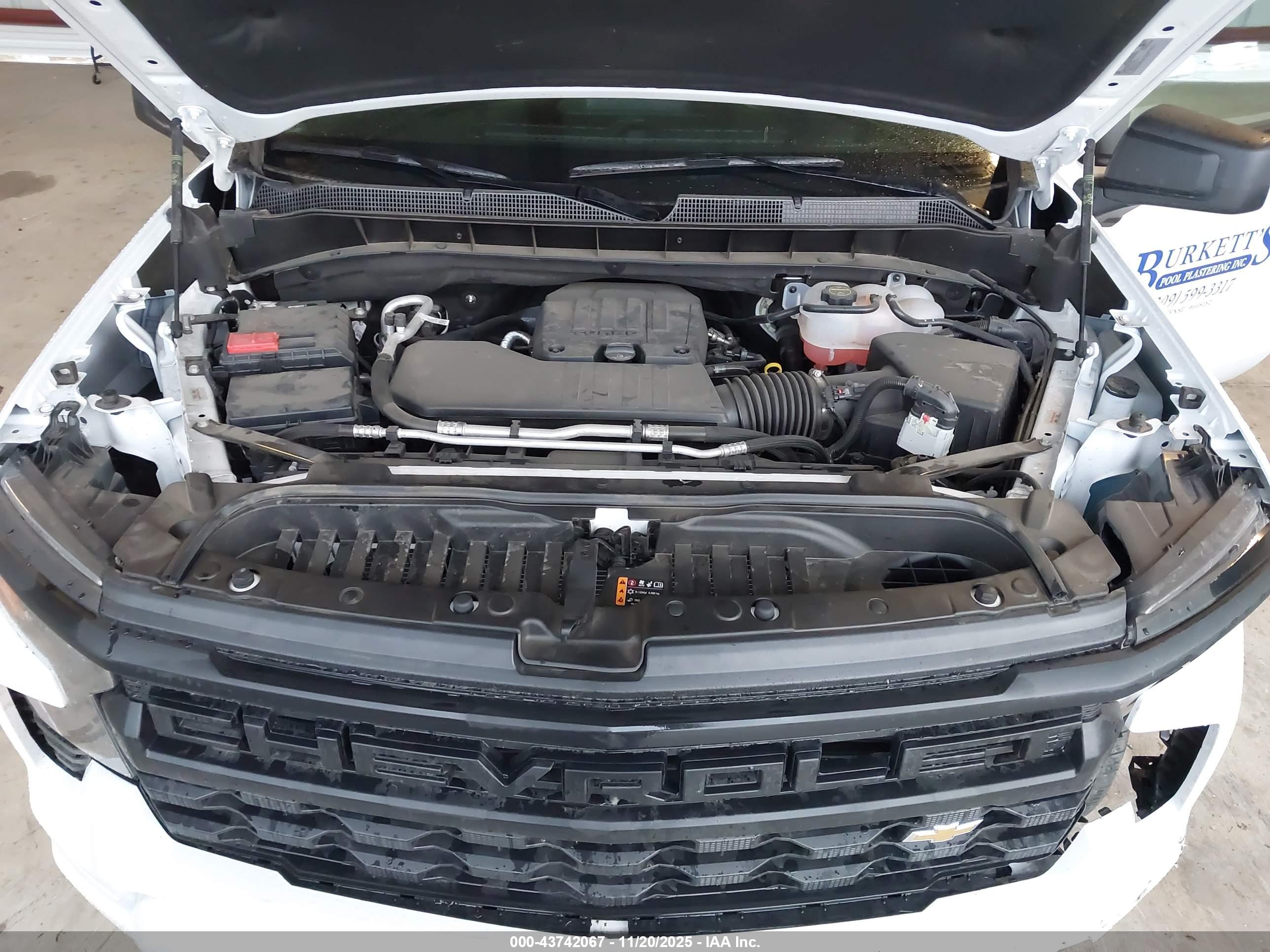 CHEVROLET SILVERADO image 10