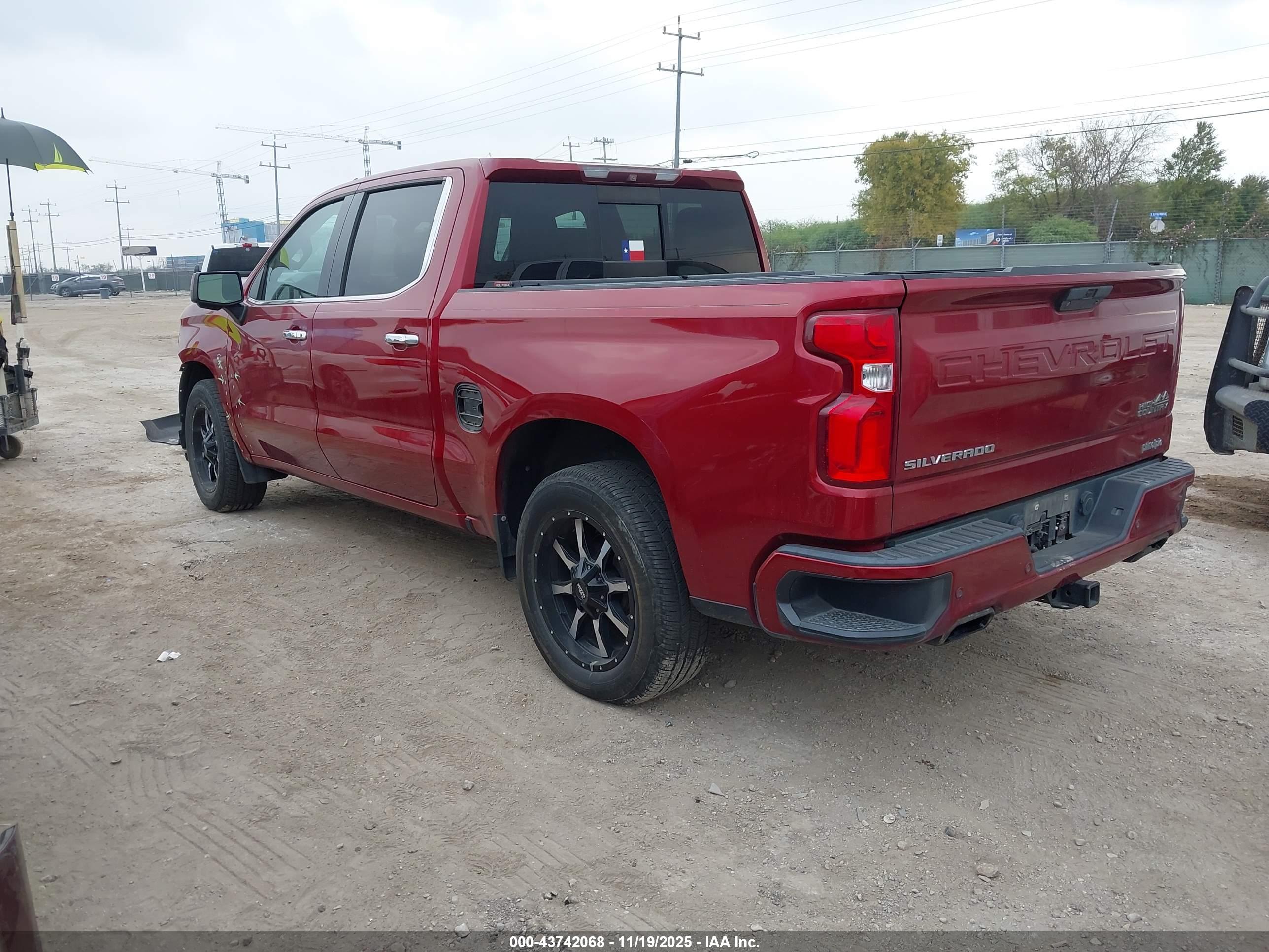 CHEVROLET SILVERADO image 3