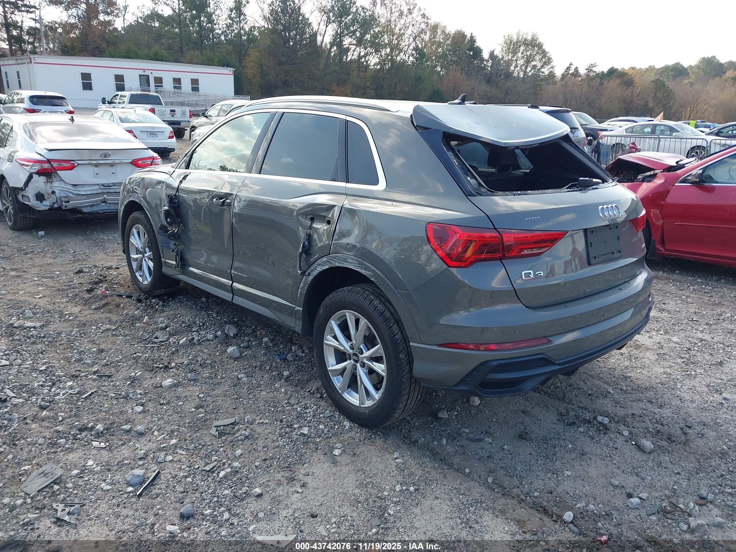 AUDI Q3 image 3
