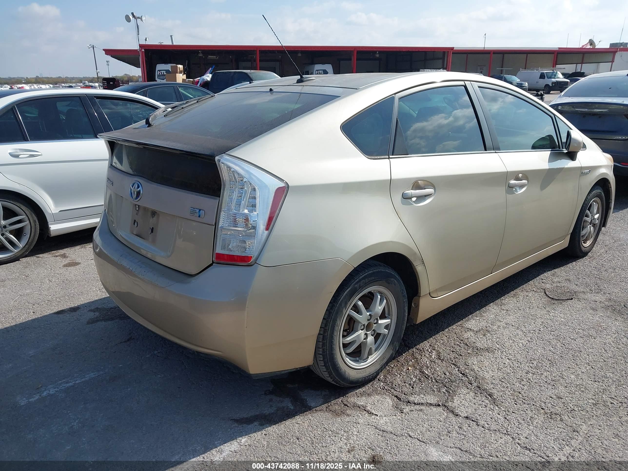 TOYOTA PRIUS image 4