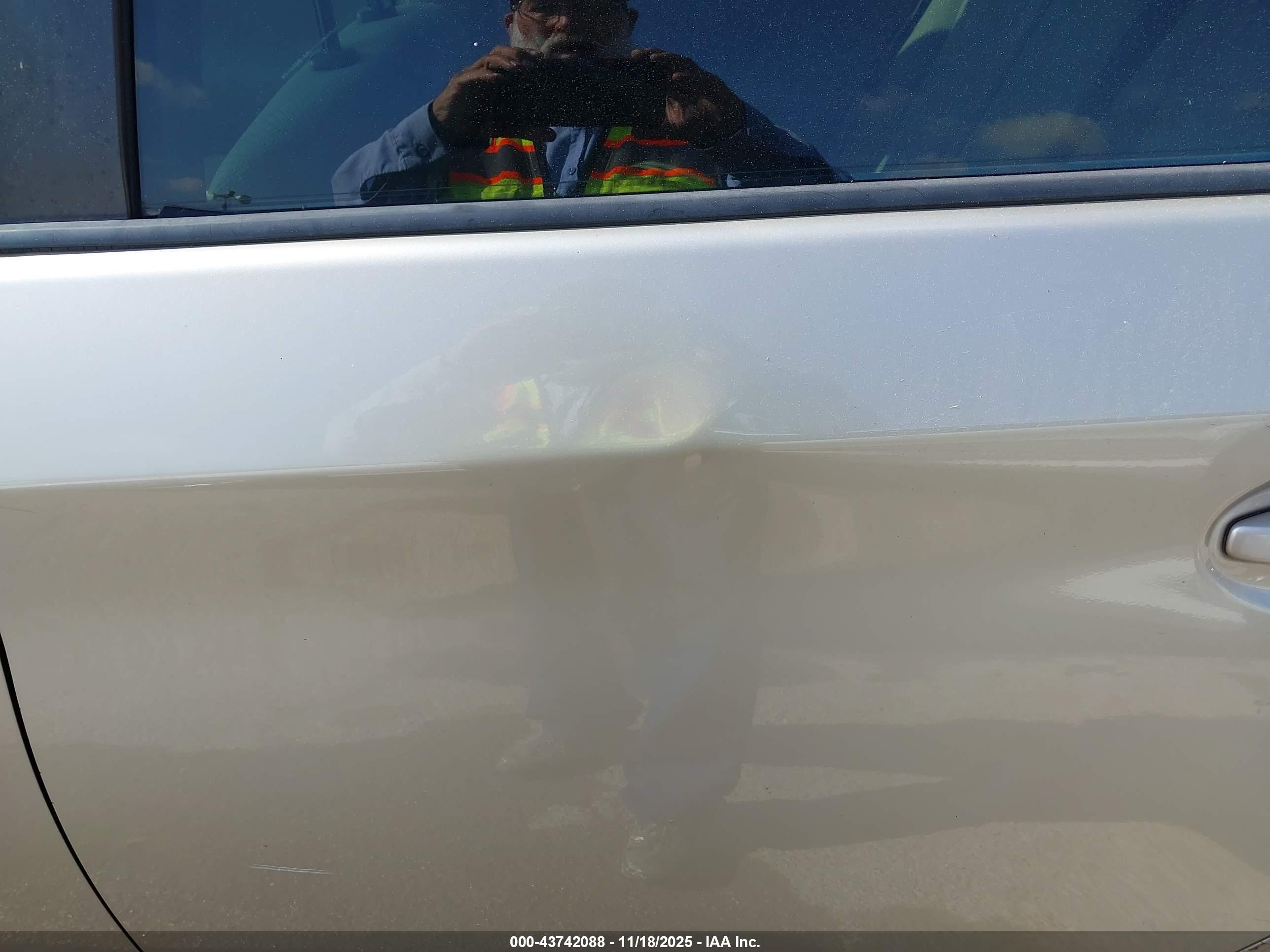 TOYOTA PRIUS image 6