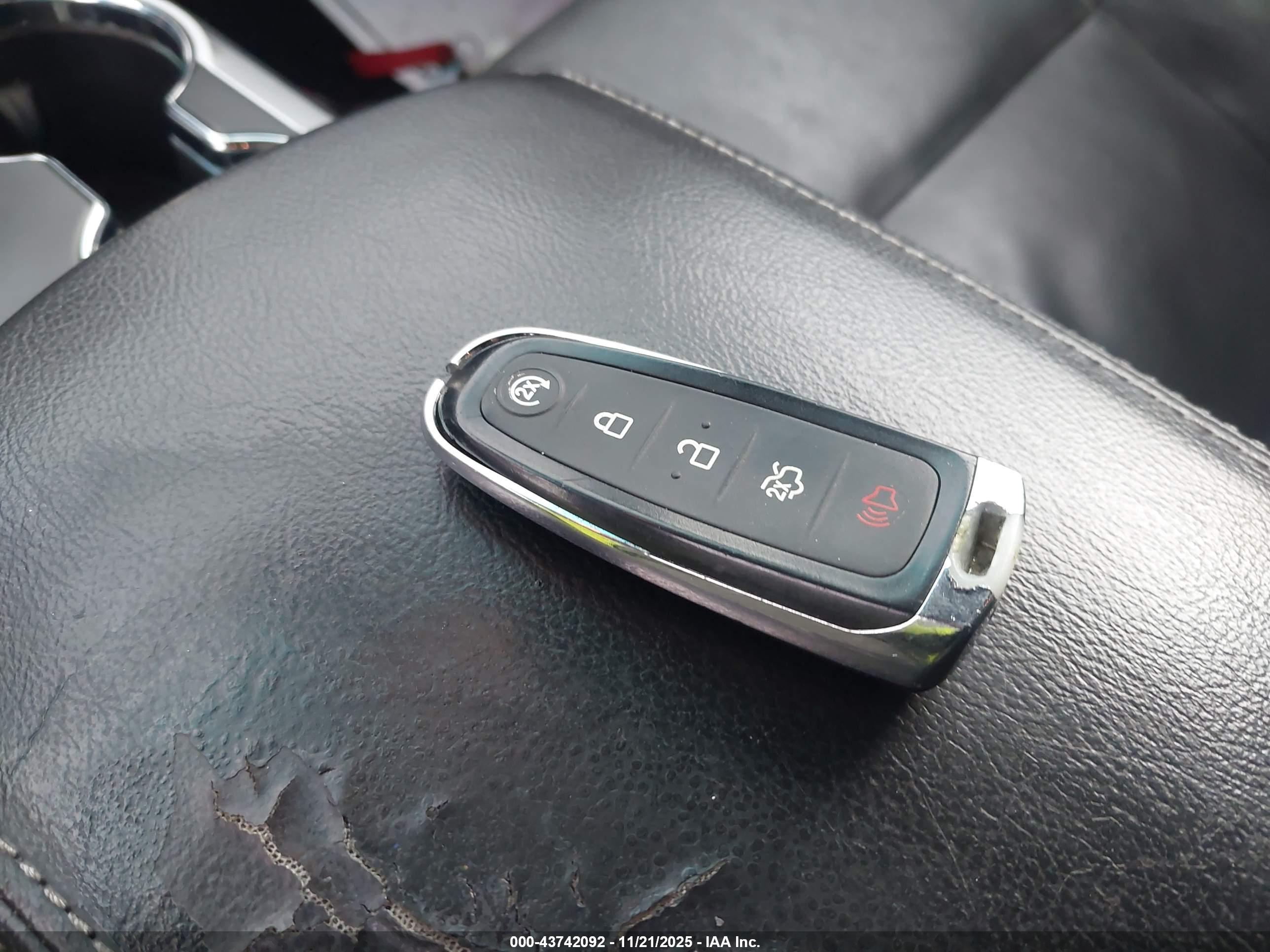FORD EXPLORER image 11