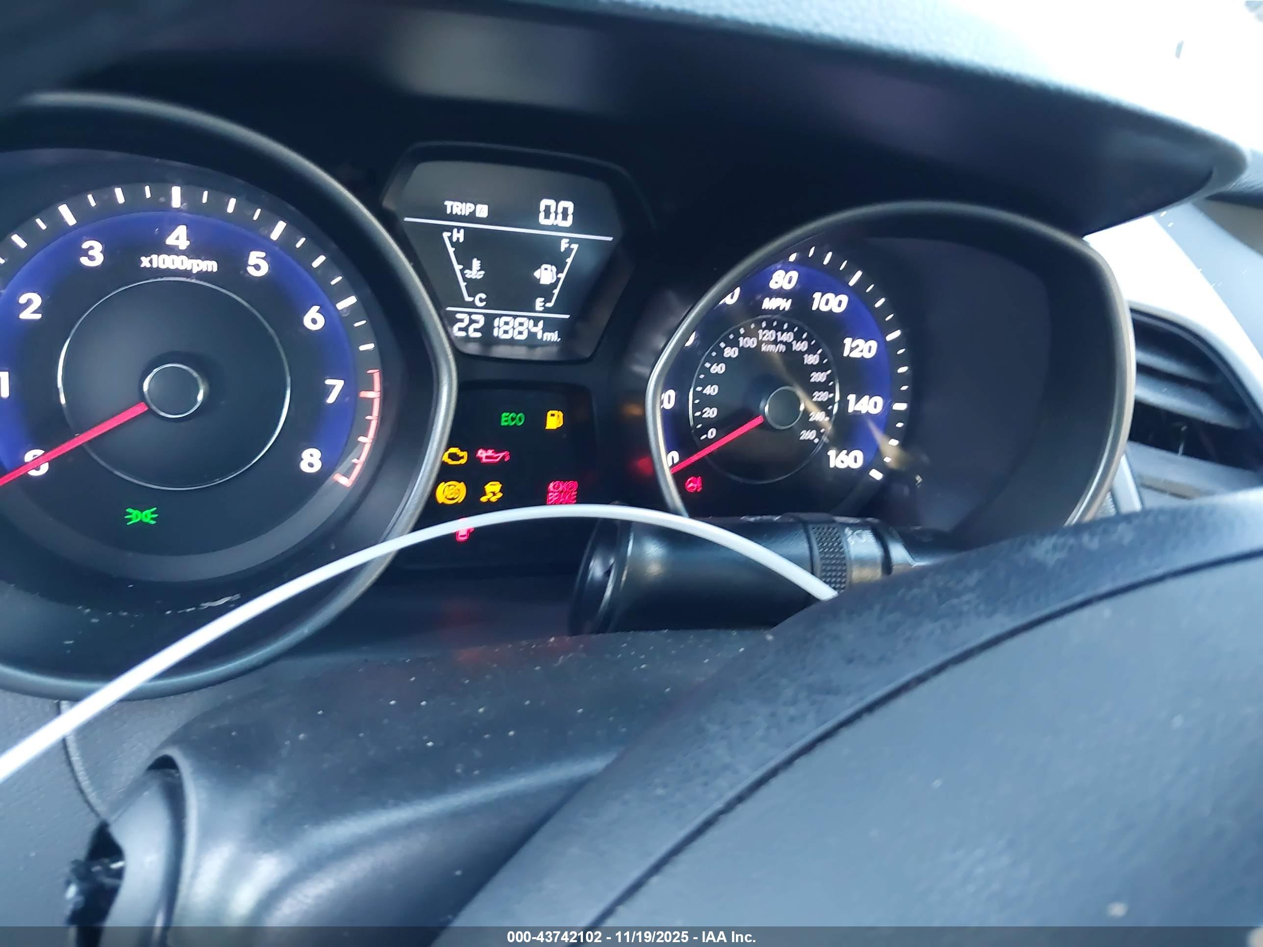 HYUNDAI ELANTRA image 7