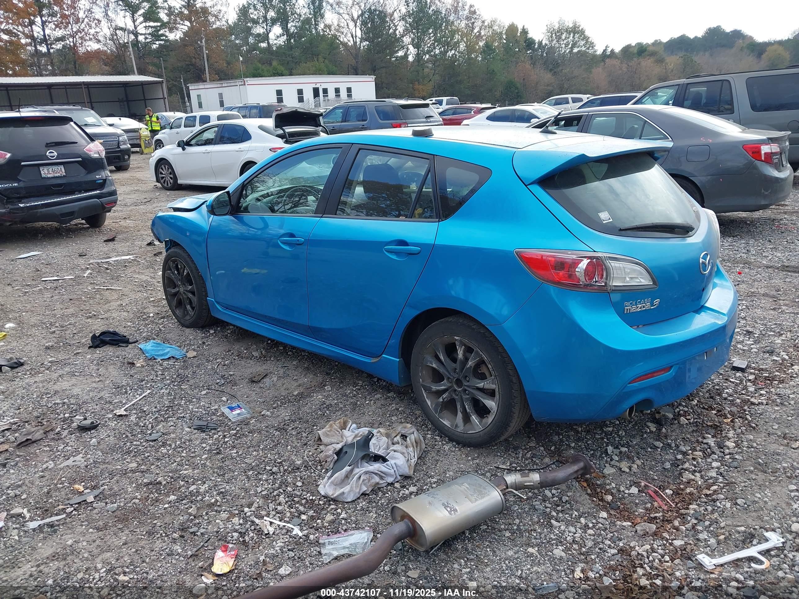 MAZDA MAZDA3 image 3
