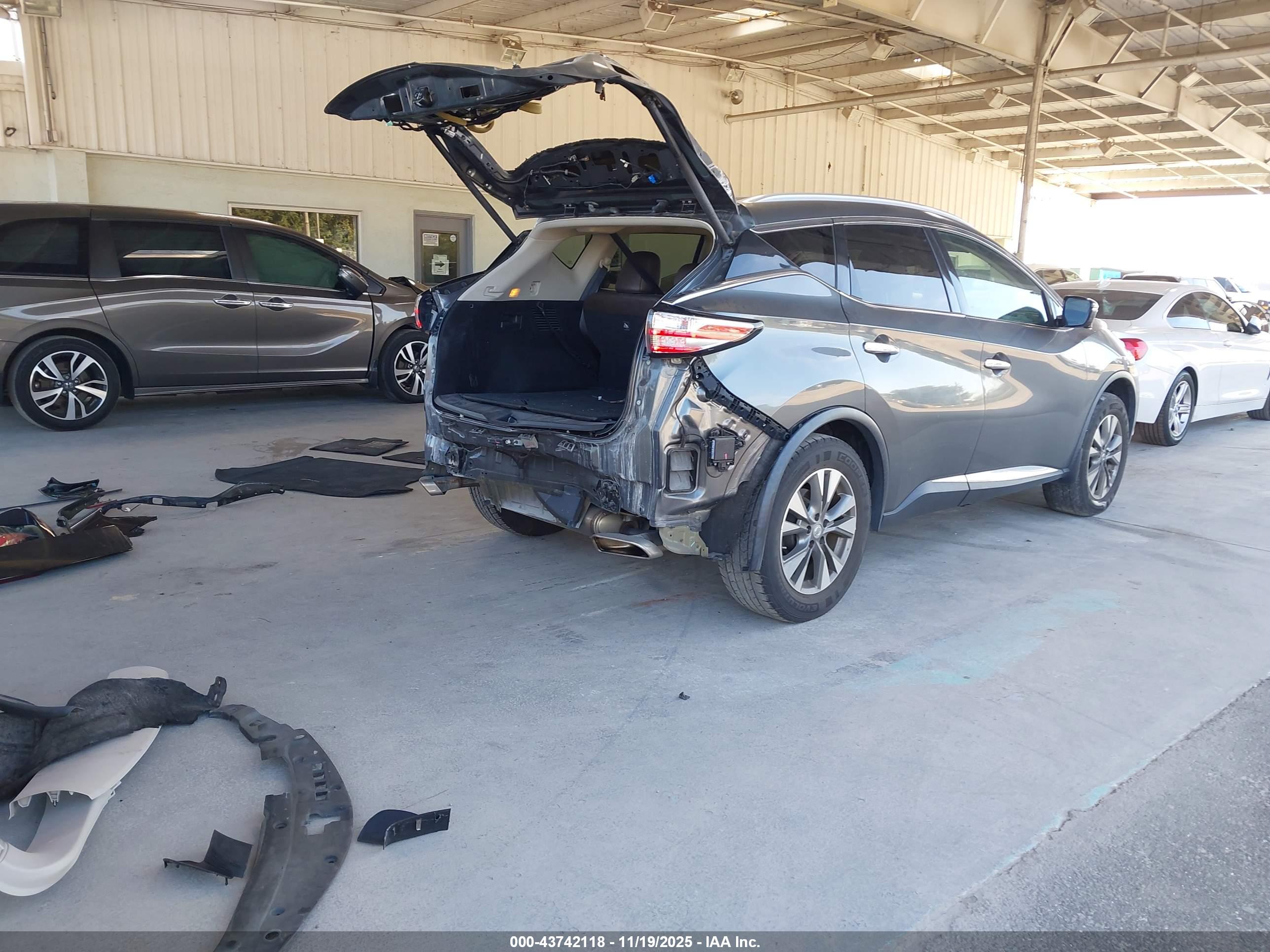 NISSAN MURANO image 4