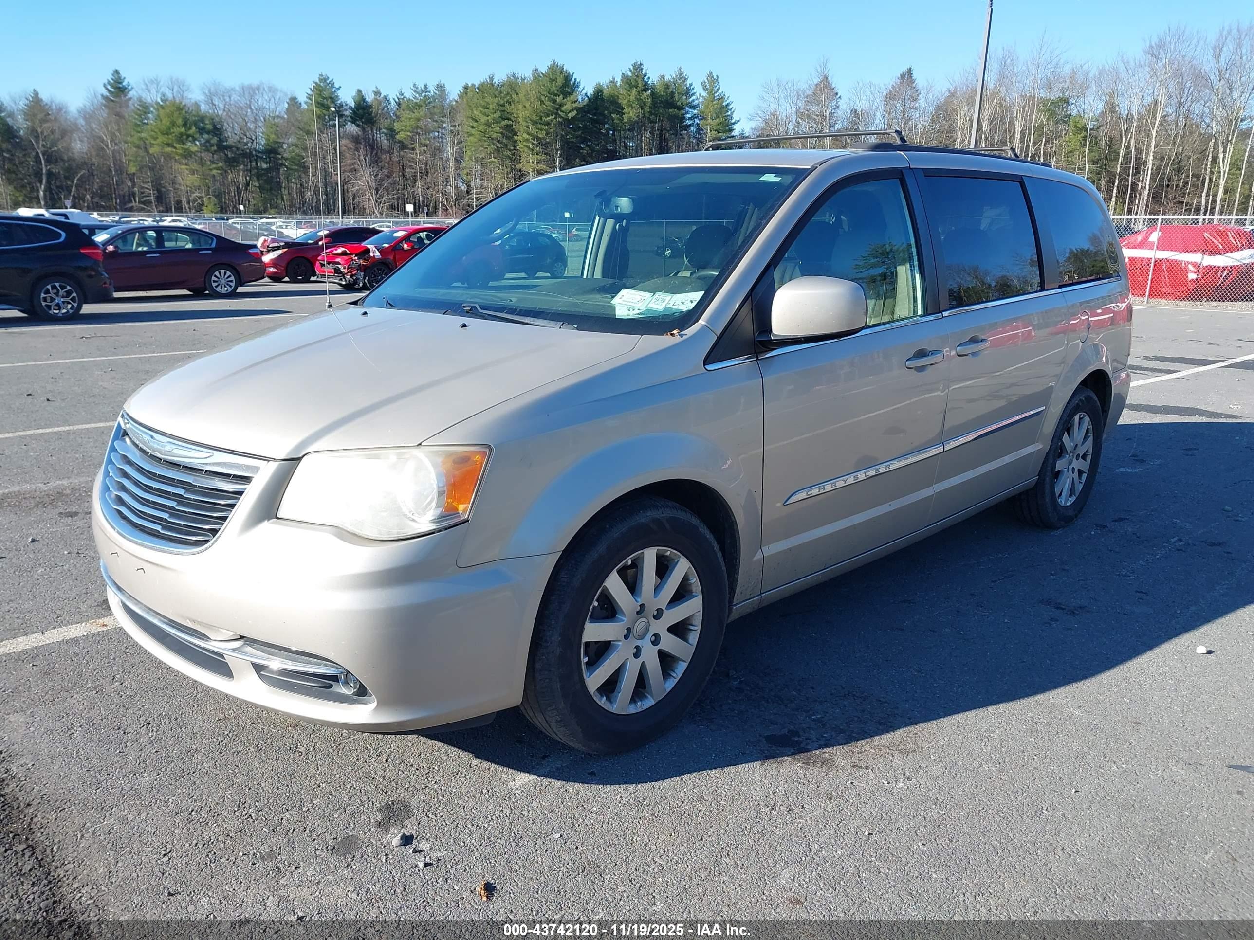 CHRYSLER TOWN image 2