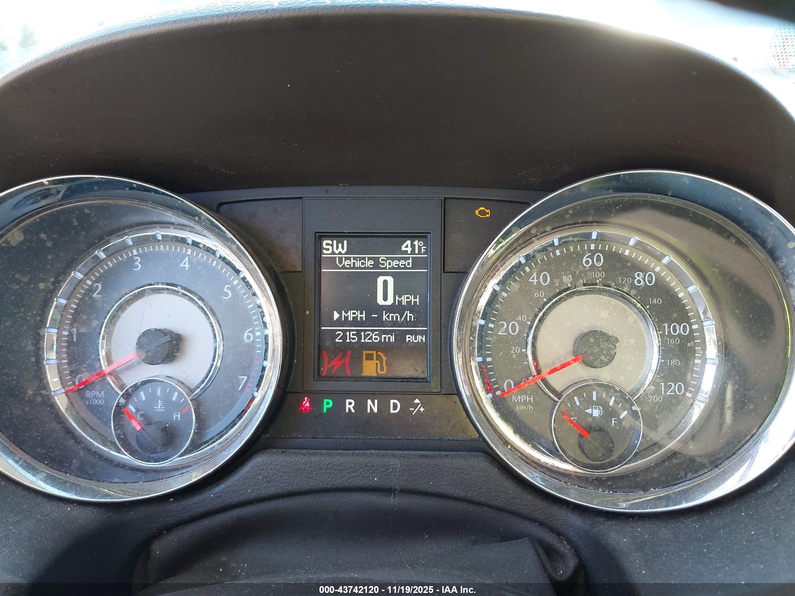 CHRYSLER TOWN image 7