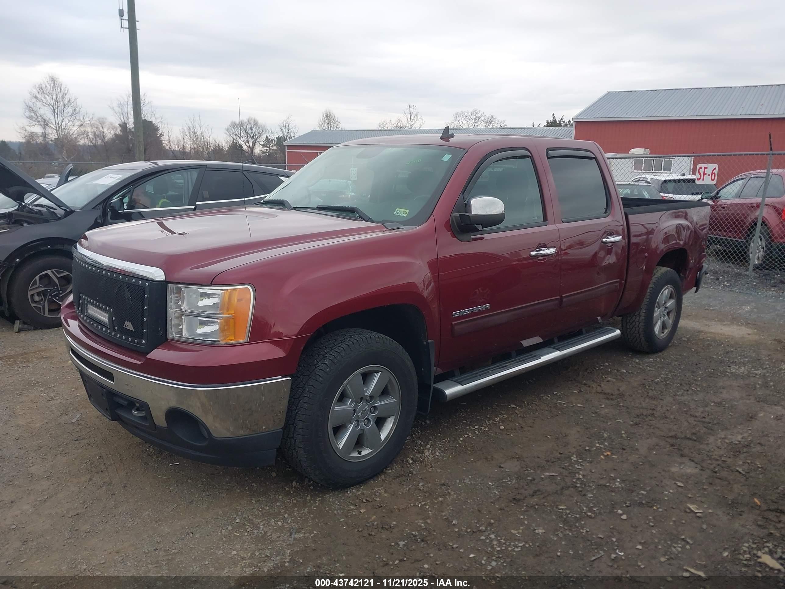 GMC SIERRA image 2
