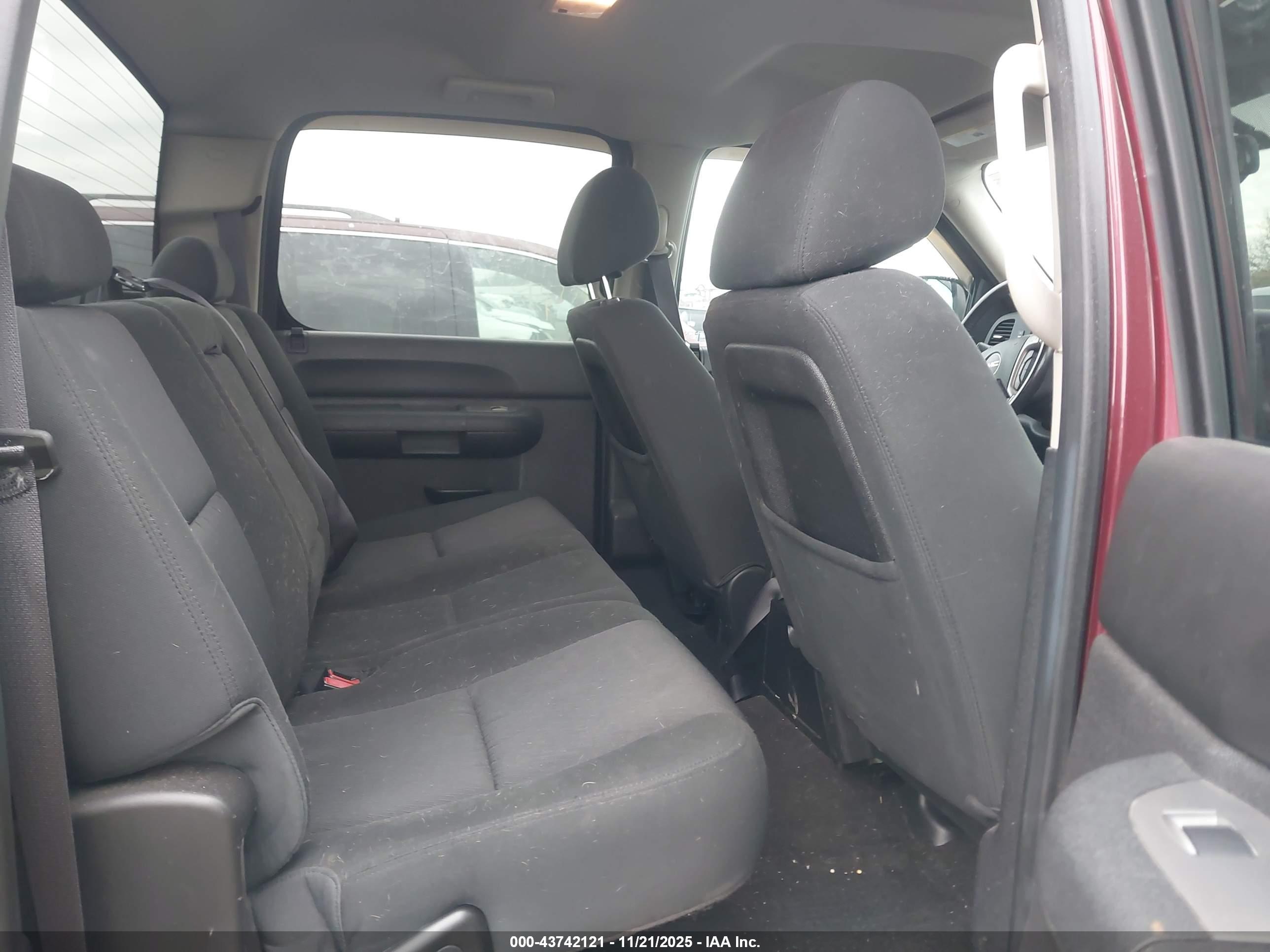 GMC SIERRA image 8