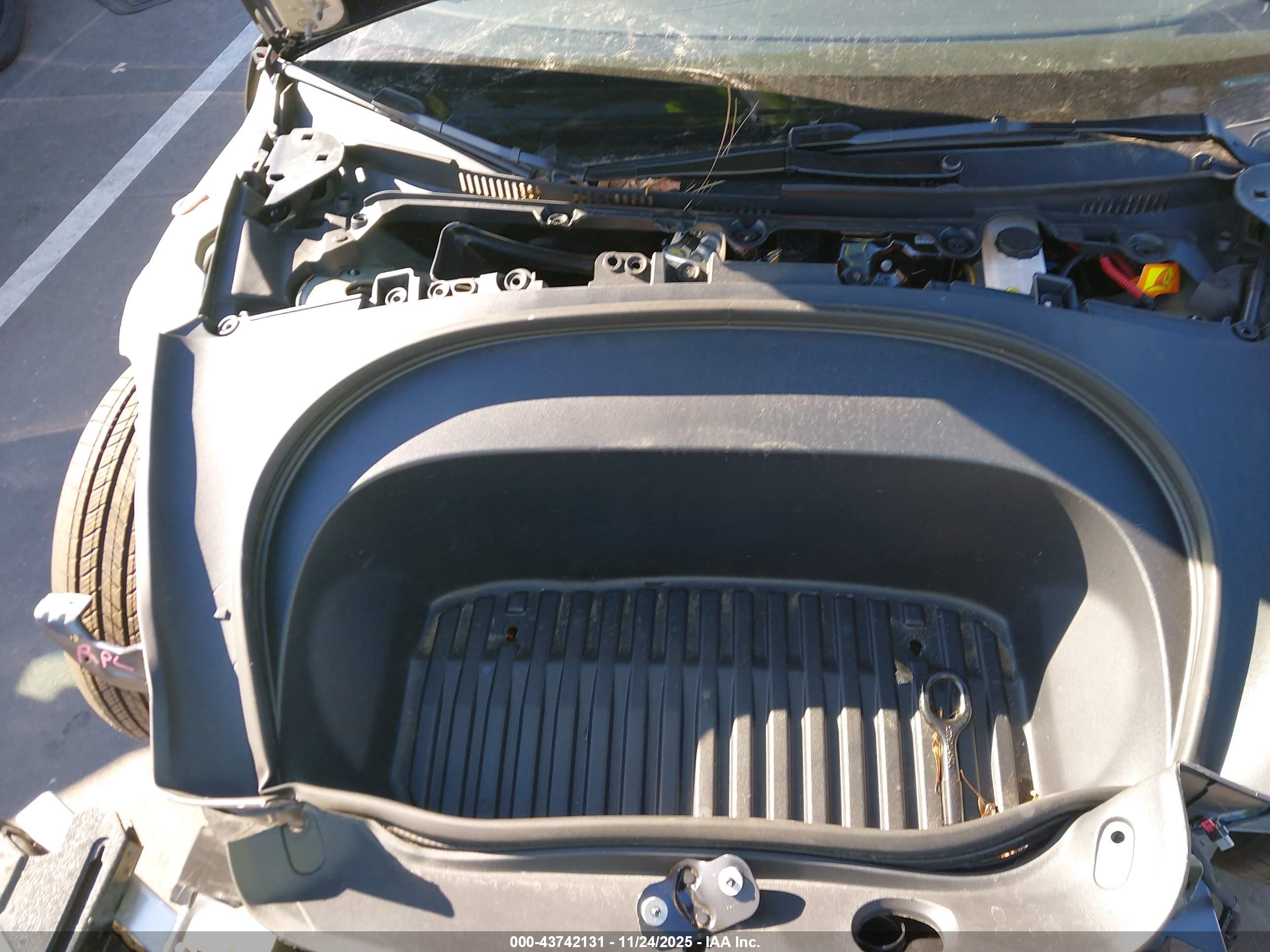 TESLA MODEL image 10