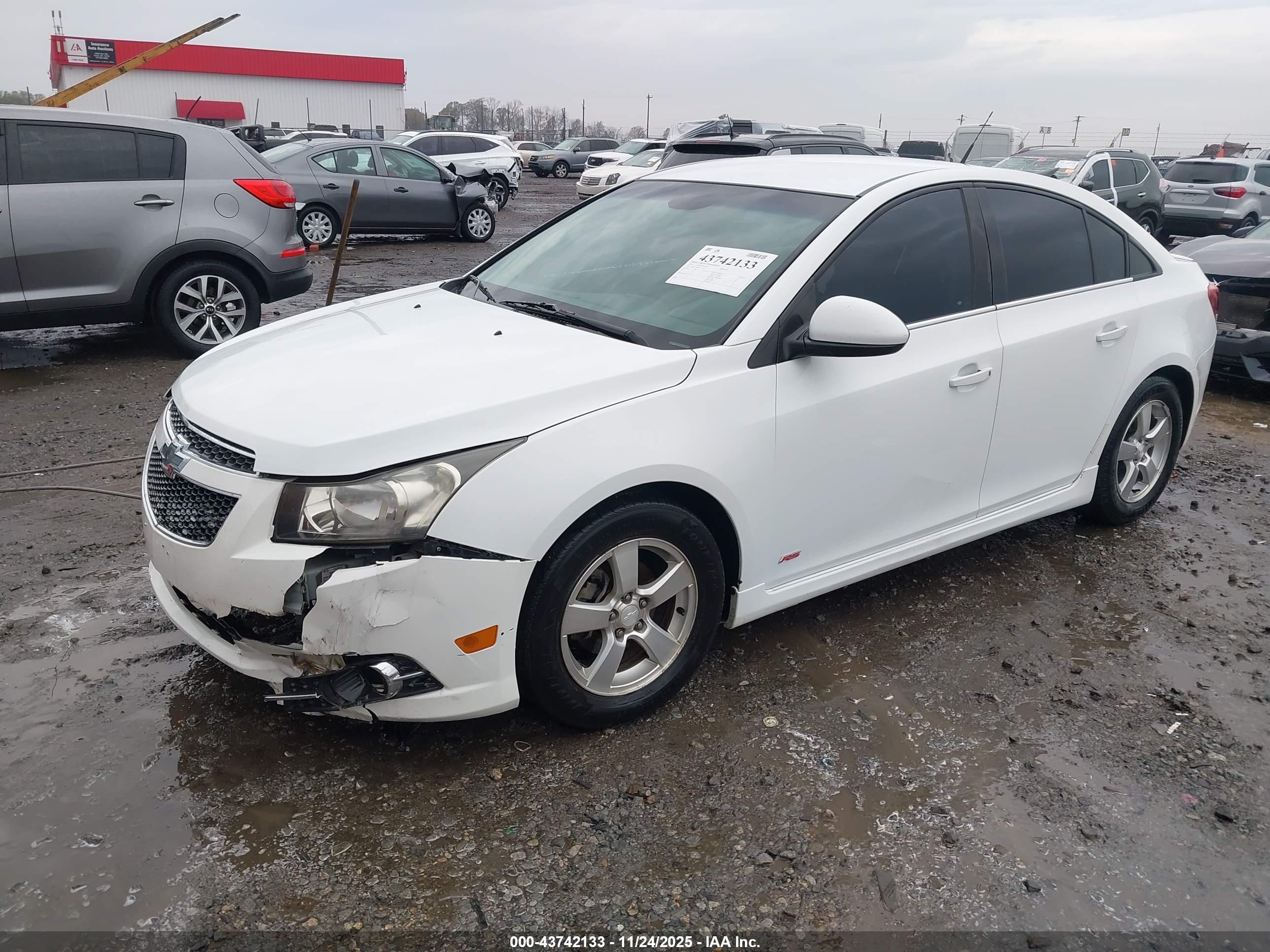 CHEVROLET CRUZE image 2