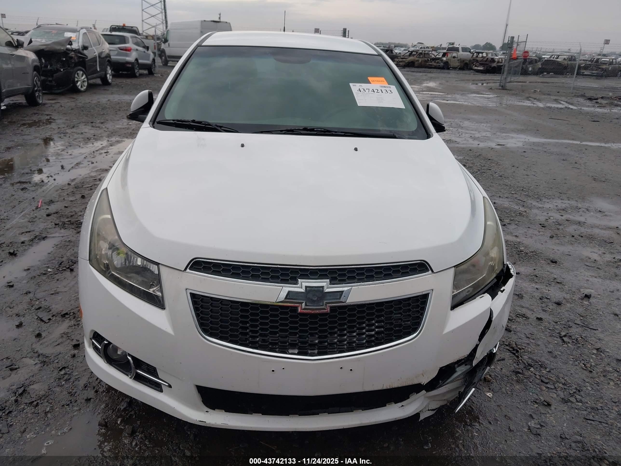 CHEVROLET CRUZE image 6