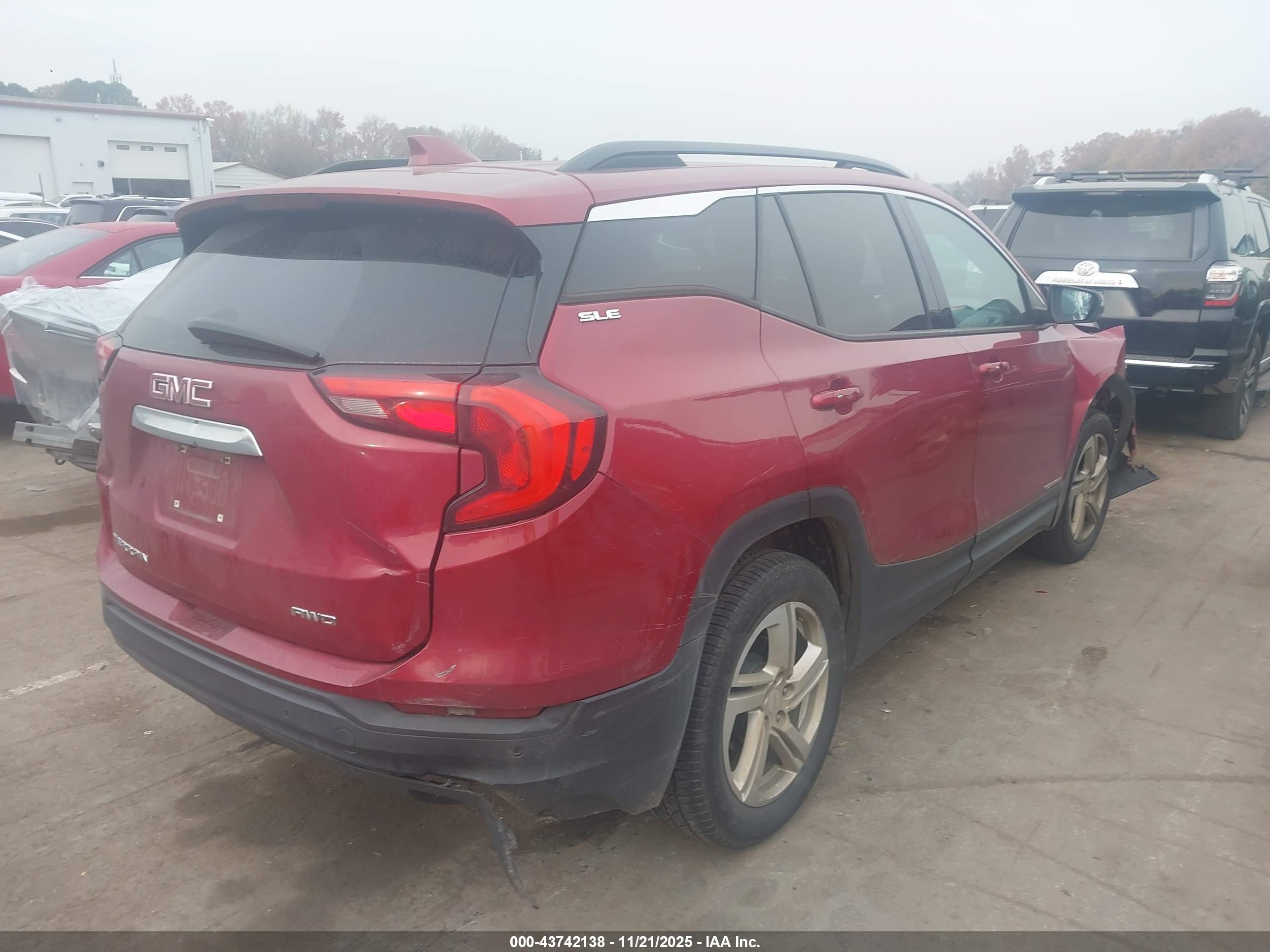 GMC TERRAIN image 4