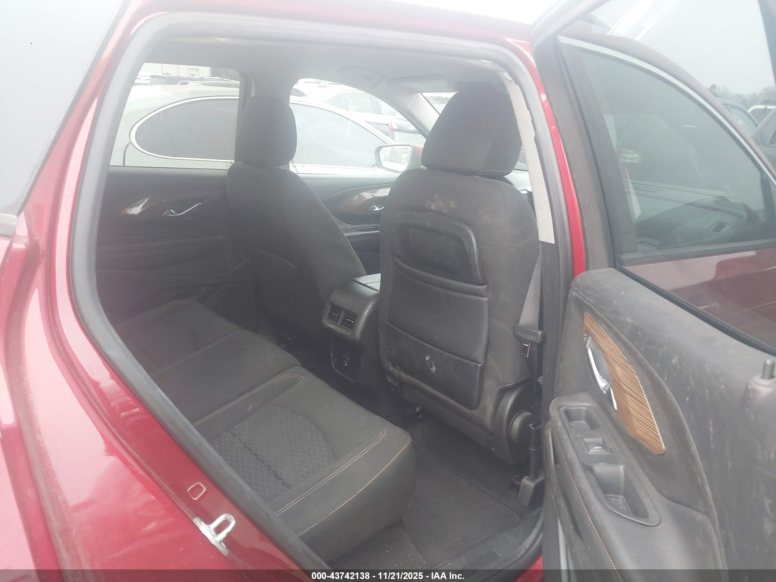 GMC TERRAIN image 8