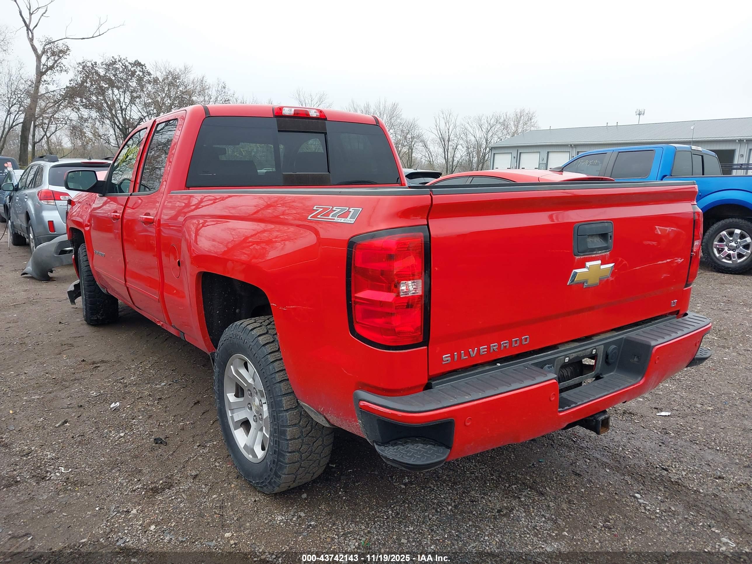 CHEVROLET SILVERADO image 3