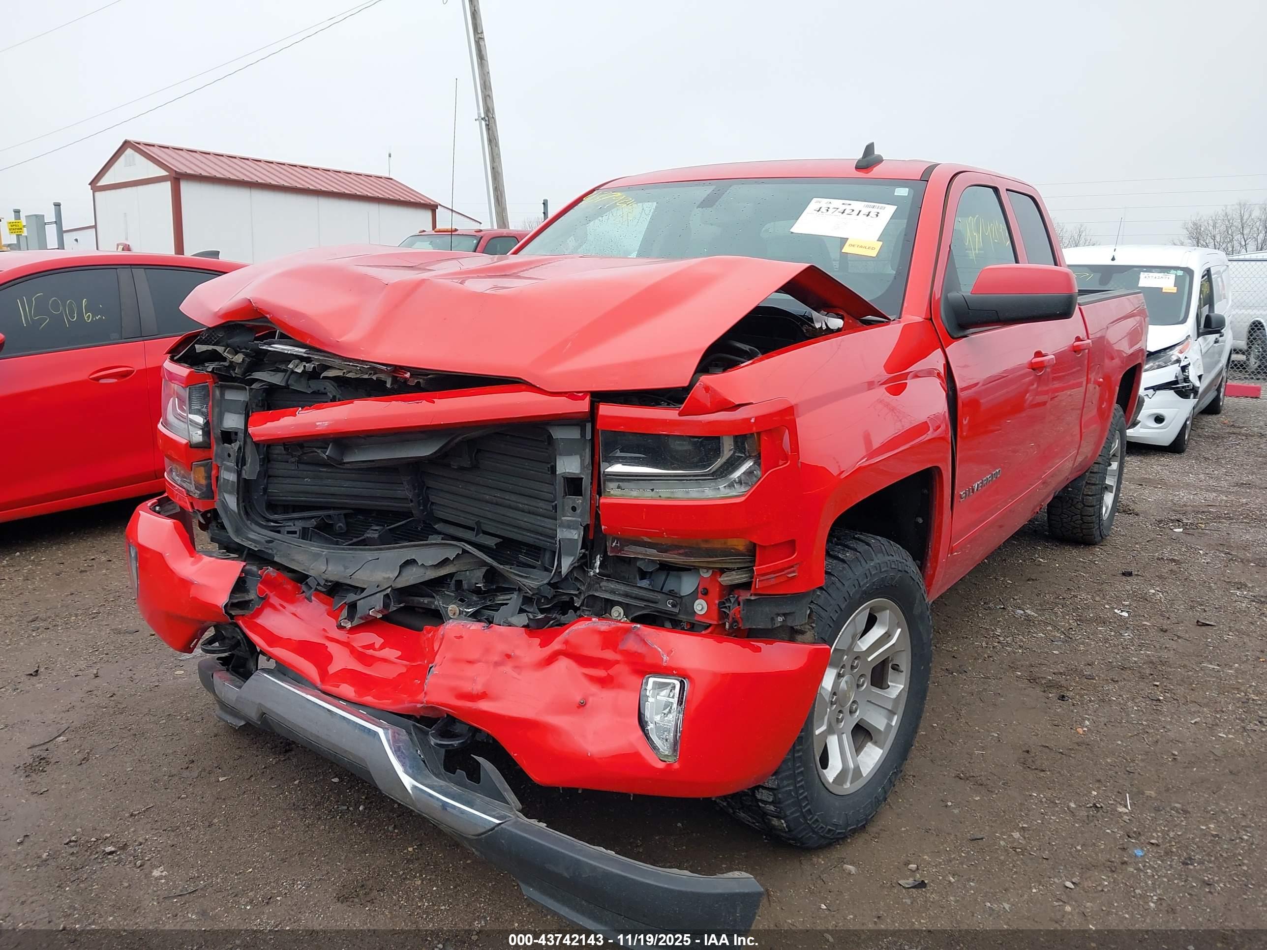 CHEVROLET SILVERADO image 6