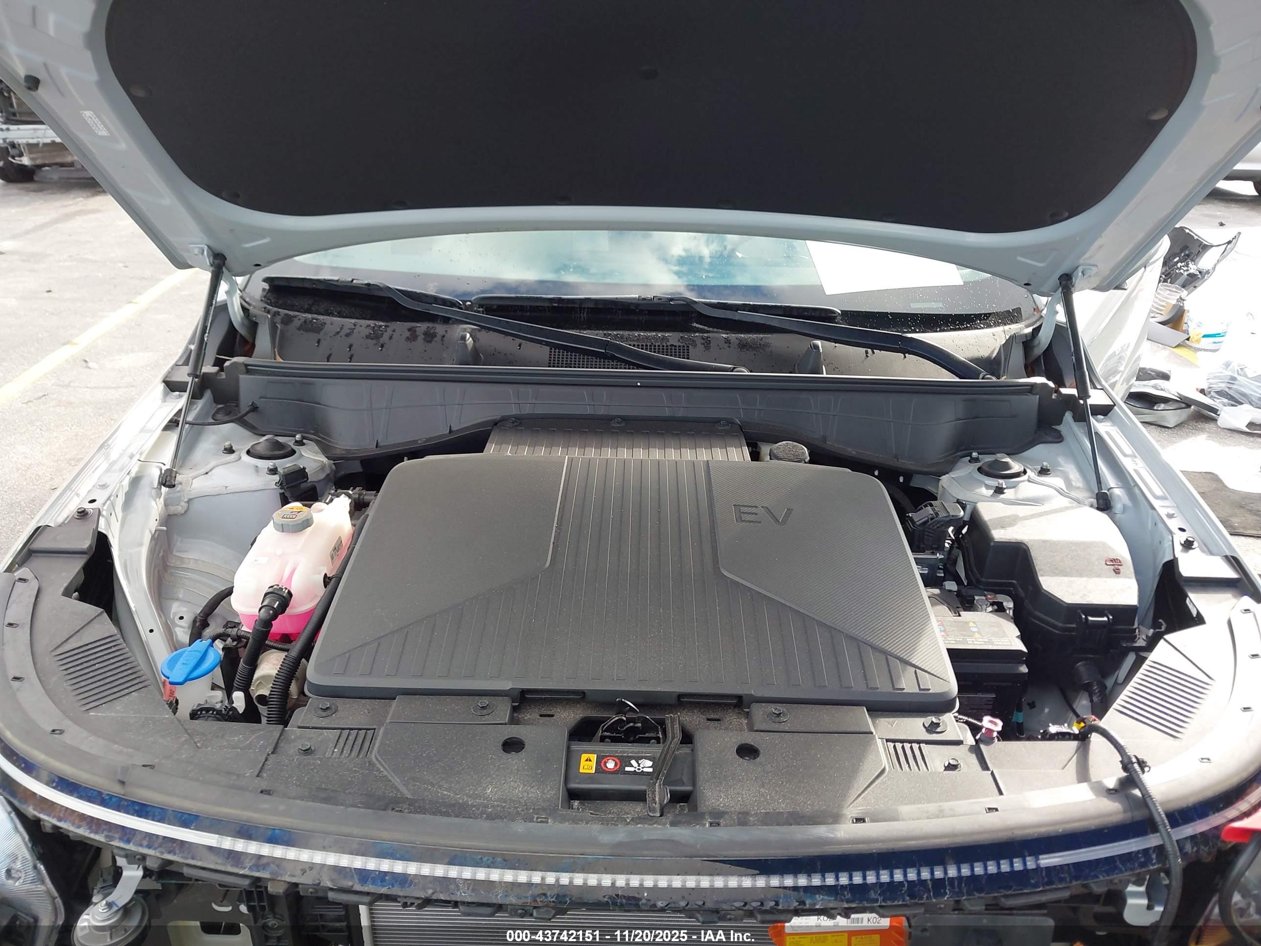 HYUNDAI KONA image 10
