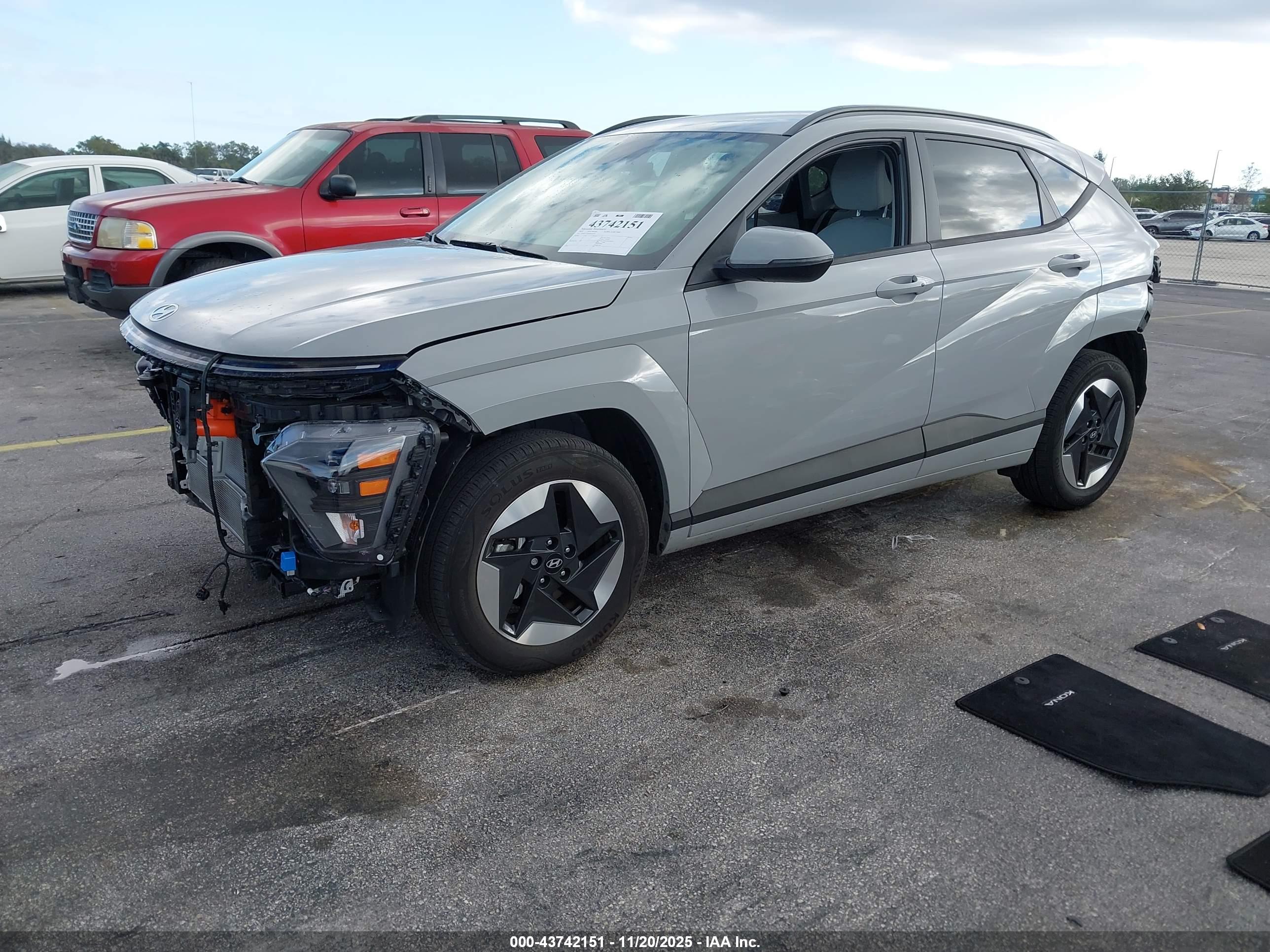 HYUNDAI KONA image 2