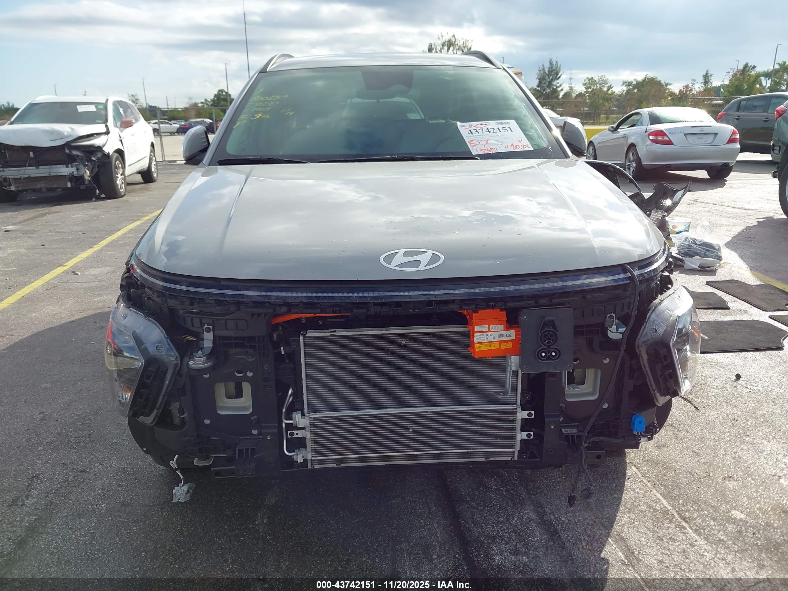 HYUNDAI KONA image 6