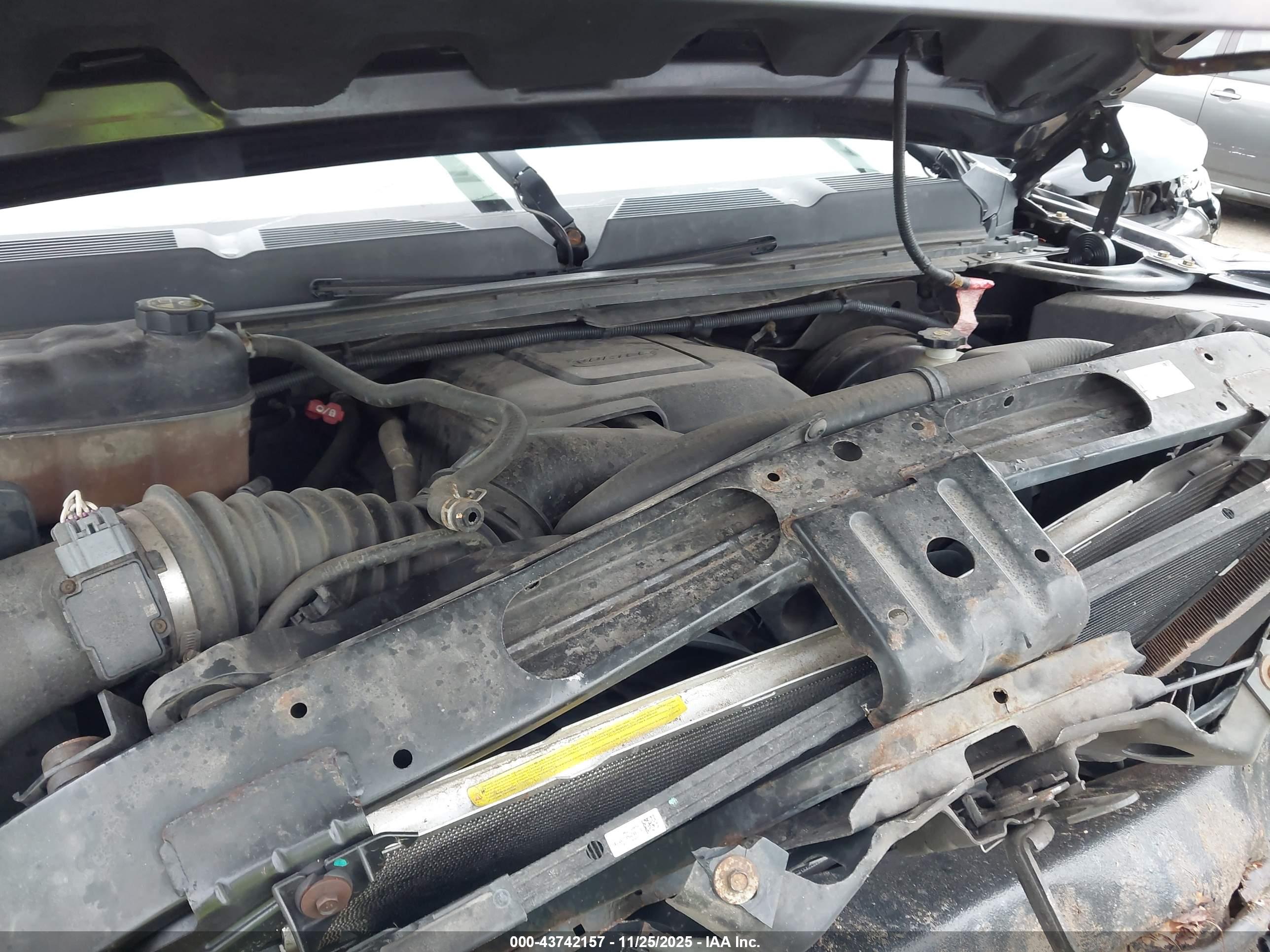 CHEVROLET SILVERADO image 10