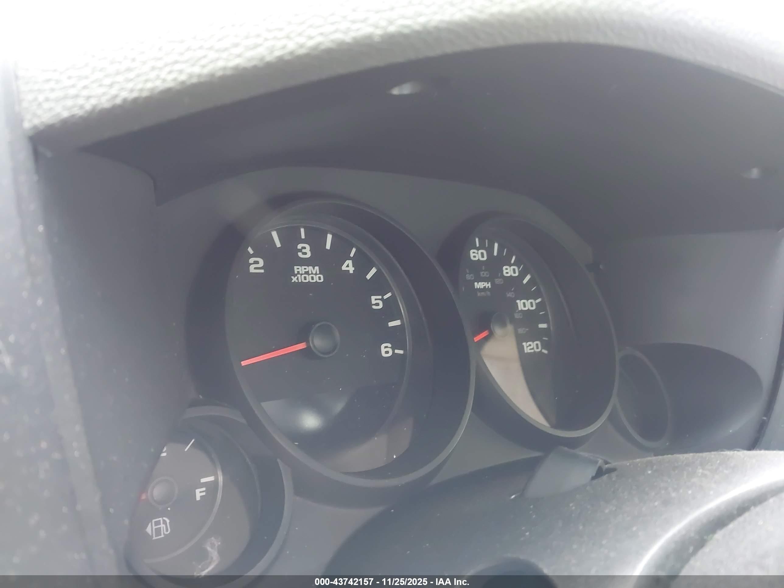 CHEVROLET SILVERADO image 7