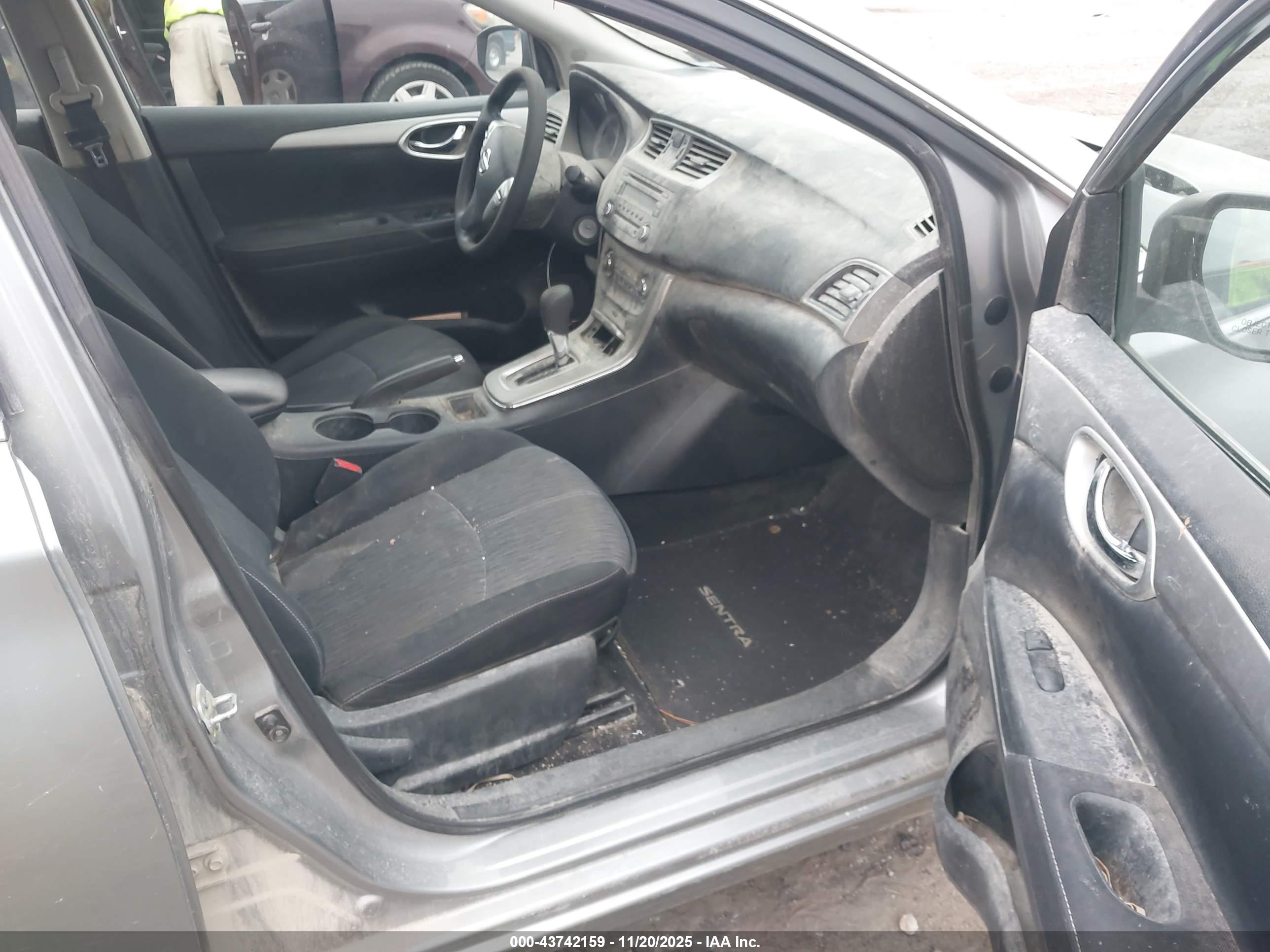 NISSAN SENTRA image 5