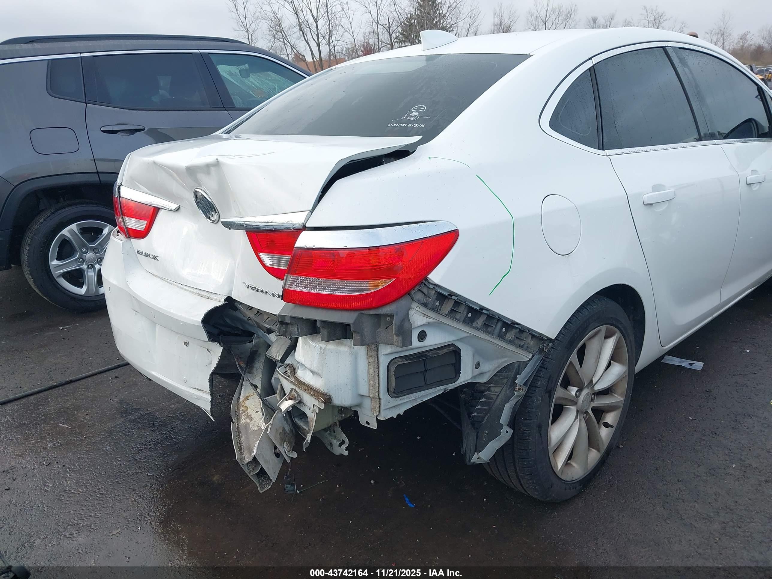 BUICK VERANO image 6