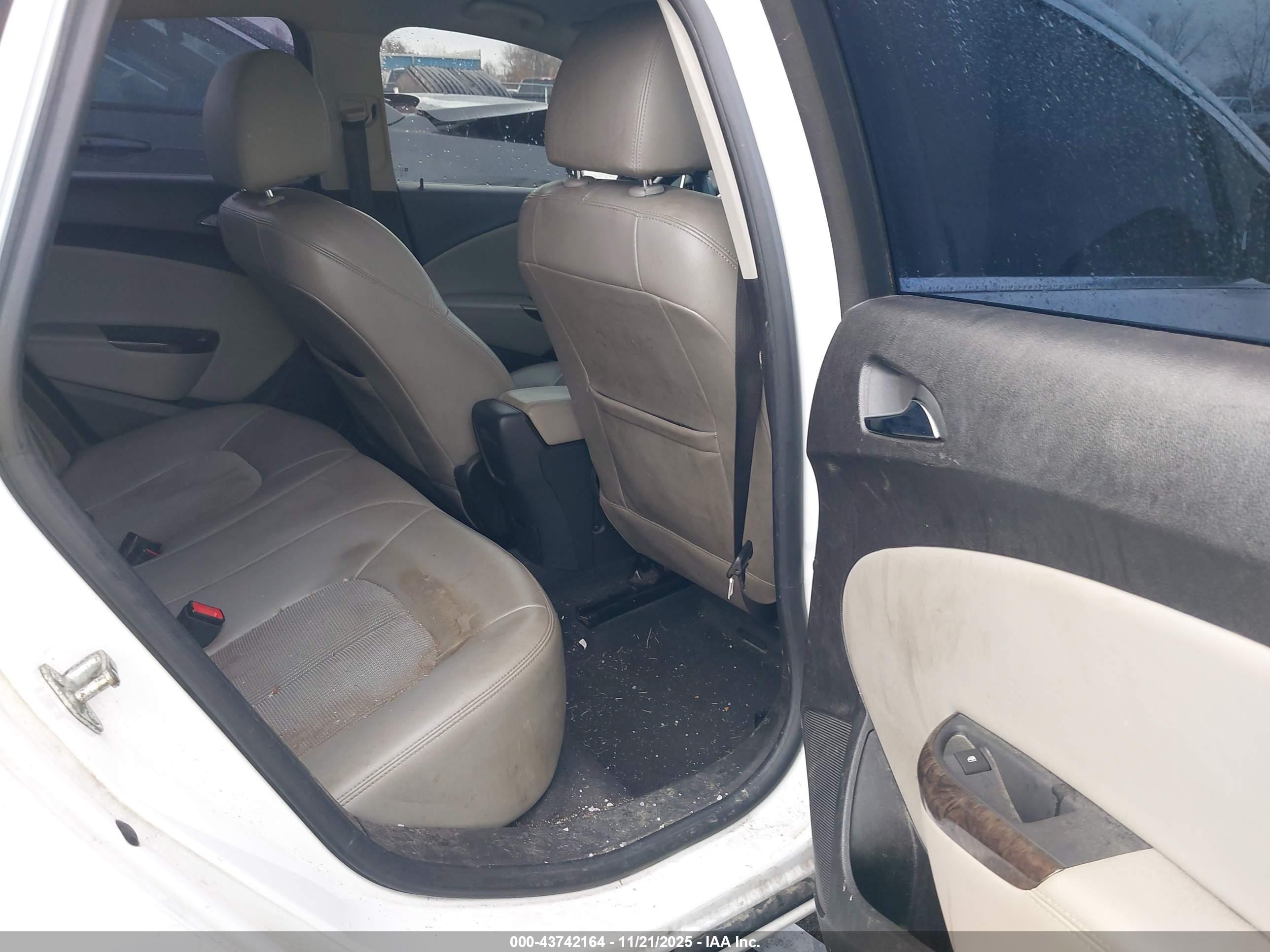 BUICK VERANO image 8