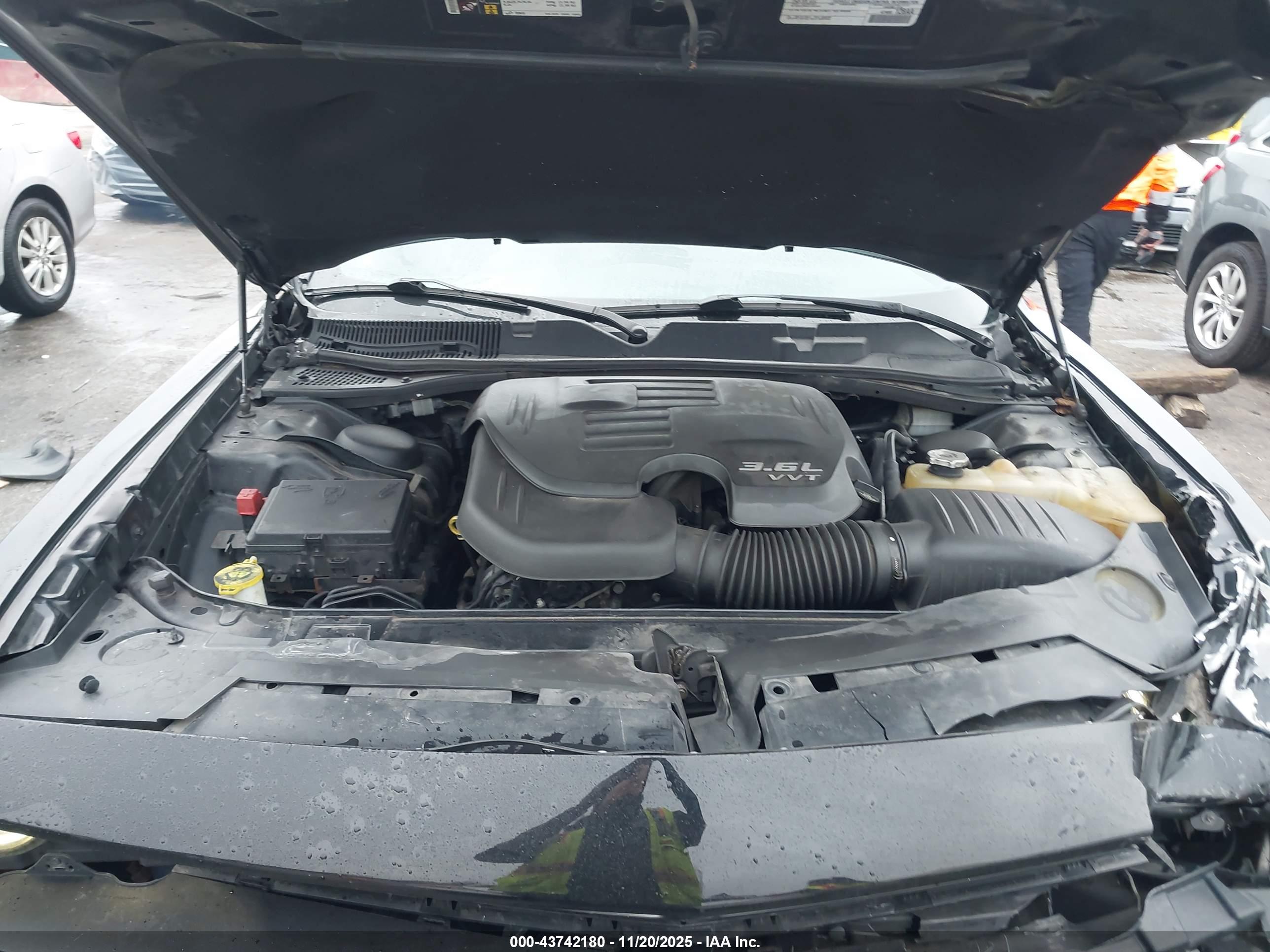 DODGE CHALLENGER image 10